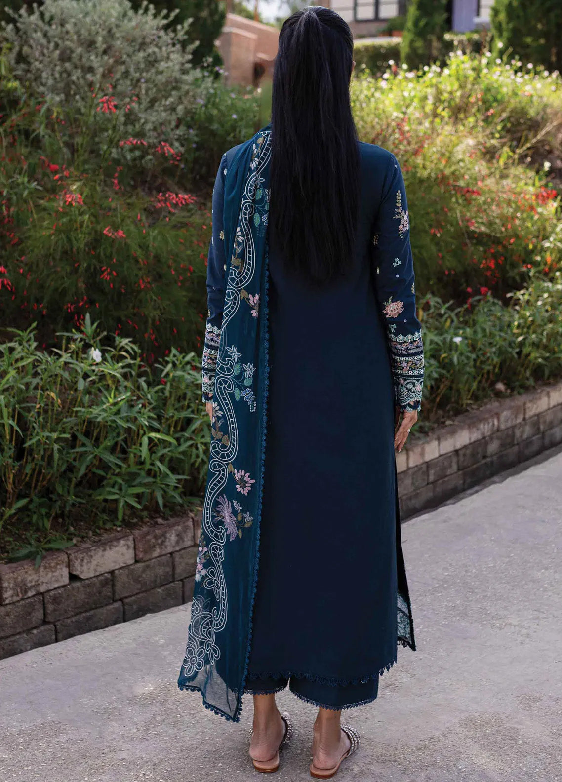 Qline By Qalamkar Embroidered Lawn 3 Piece Unstitched Suit QLM24QL D-QM-01 BLEU Qline By Qalamkar Embroidered Lawn 3 Piece Unstitched Suit QLM24QL D-QM-01 BLEU