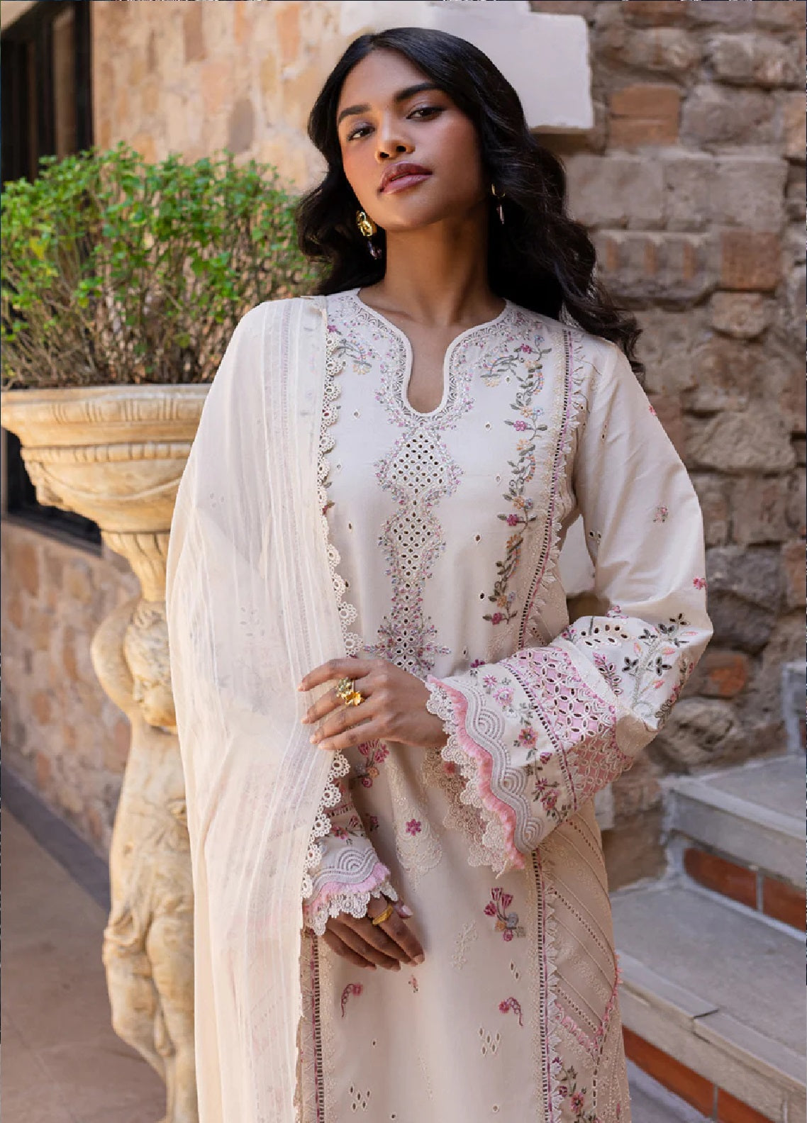 Qline By Qalamkar Embroidered Lawn 3 Piece Unstitched Suit QLM24QL D-QM-02 CHERI Qline By Qalamkar Embroidered Lawn 3 Piece Unstitched Suit QLM24QL D-QM-02 CHERI