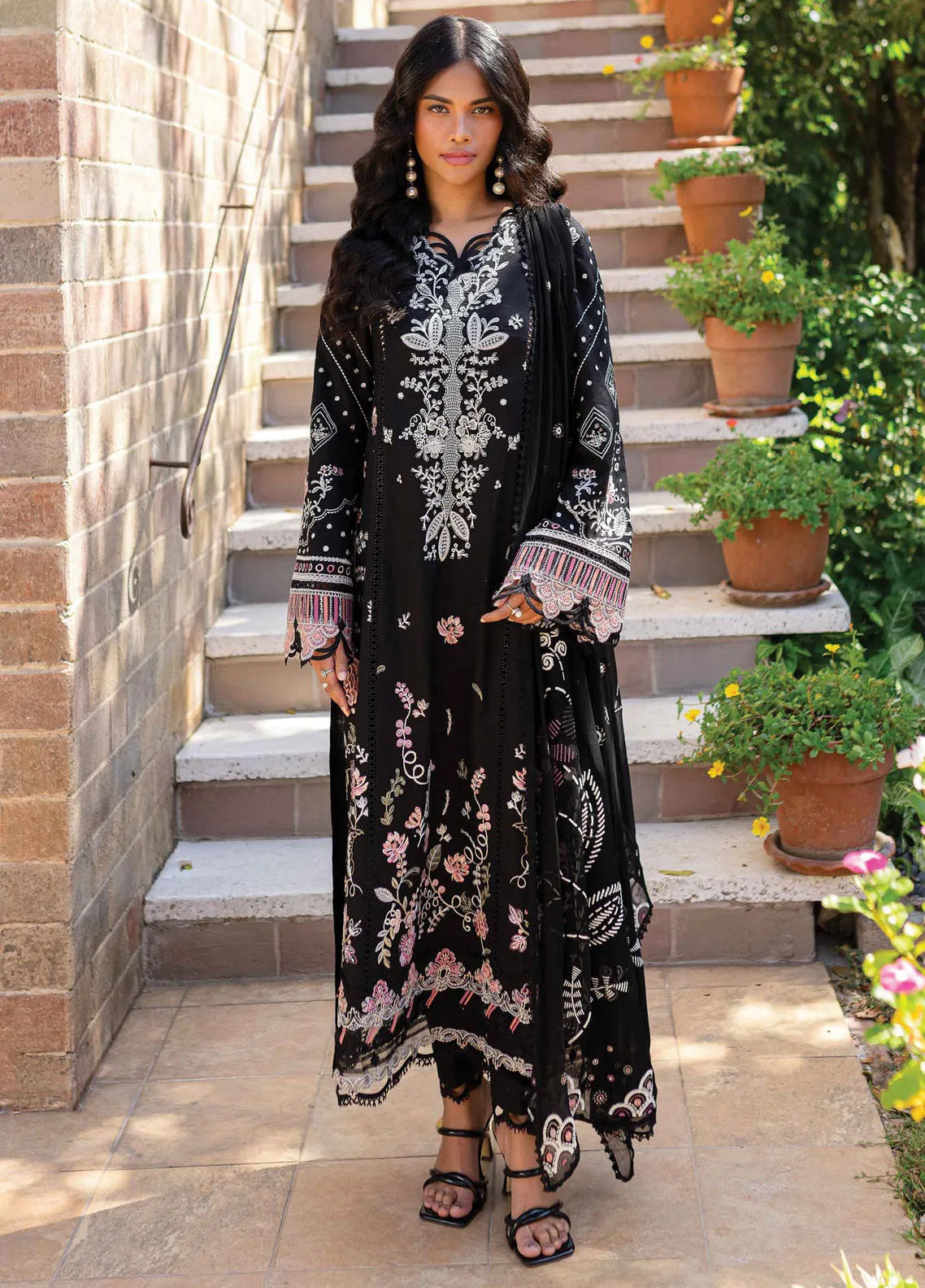 Qline By Qalamkar Embroidered Lawn 3 Piece Unstitched Suit QLM24QL D-QM-04 GIGI Qline By Qalamkar Embroidered Lawn 3 Piece Unstitched Suit QLM24QL D-QM-04 GIGI