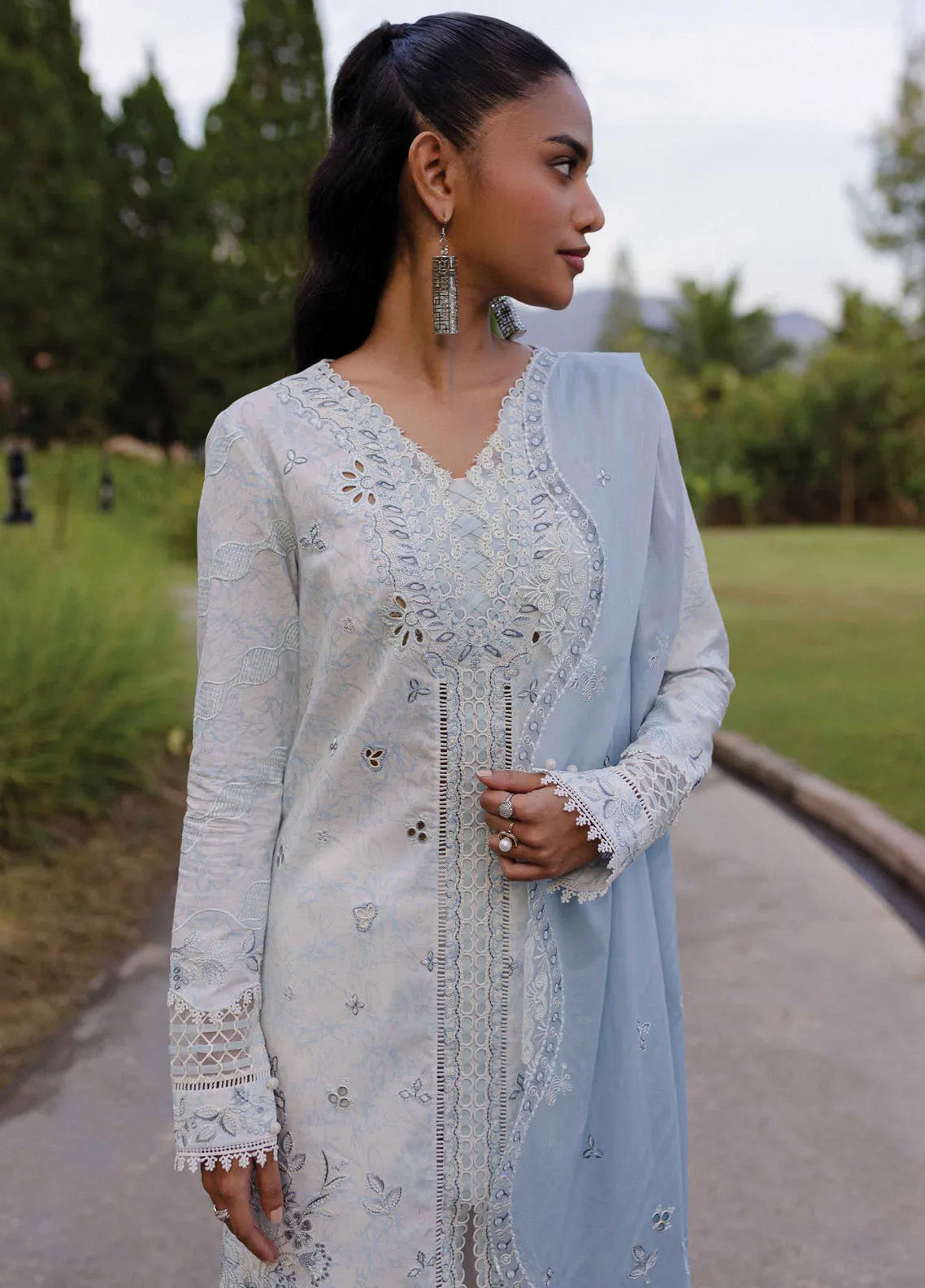 Qline By Qalamkar Embroidered Lawn 3 Piece Unstitched Suit QLM24QL D-QM-07 KIAN Qline By Qalamkar Embroidered Lawn 3 Piece Unstitched Suit QLM24QL D-QM-07 KIAN