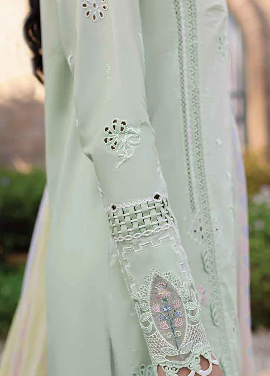 Qline By Qalamkar Embroidered Lawn 3 Piece Unstitched Suit QLM24QL D-QM-08 MAIA Qline By Qalamkar Embroidered Lawn 3 Piece Unstitched Suit QLM24QL D-QM-08 MAIA