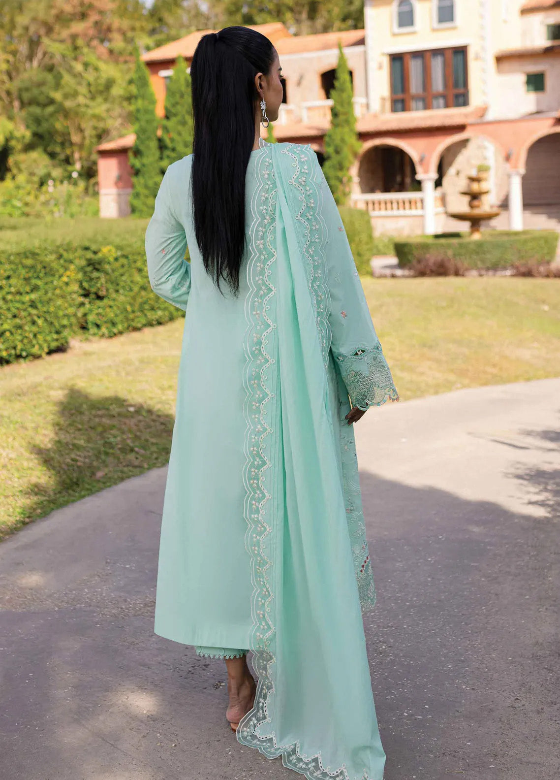 Qline By Qalamkar Embroidered Lawn 3 Piece Unstitched Suit QLM24QL D-QM-13 HELEN Qline By Qalamkar Embroidered Lawn 3 Piece Unstitched Suit QLM24QL D-QM-13 HELEN