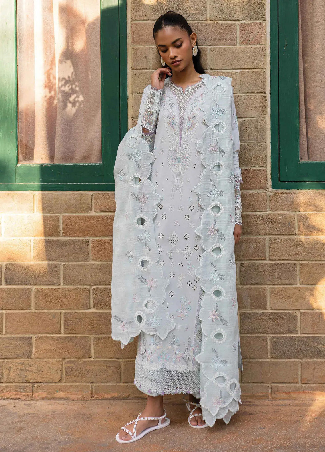 Qline By Qalamkar Embroidered Lawn 3 Piece Unstitched Suit QLM24QL D-QM-16 LUNE Qline By Qalamkar Embroidered Lawn 3 Piece Unstitched Suit QLM24QL D-QM-16 LUNE