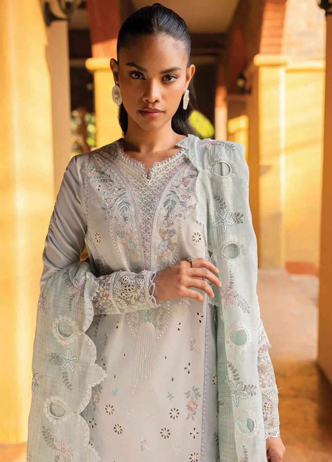 Qline By Qalamkar Embroidered Lawn 3 Piece Unstitched Suit QLM24QL D-QM-16 LUNE Qline By Qalamkar Embroidered Lawn 3 Piece Unstitched Suit QLM24QL D-QM-16 LUNE