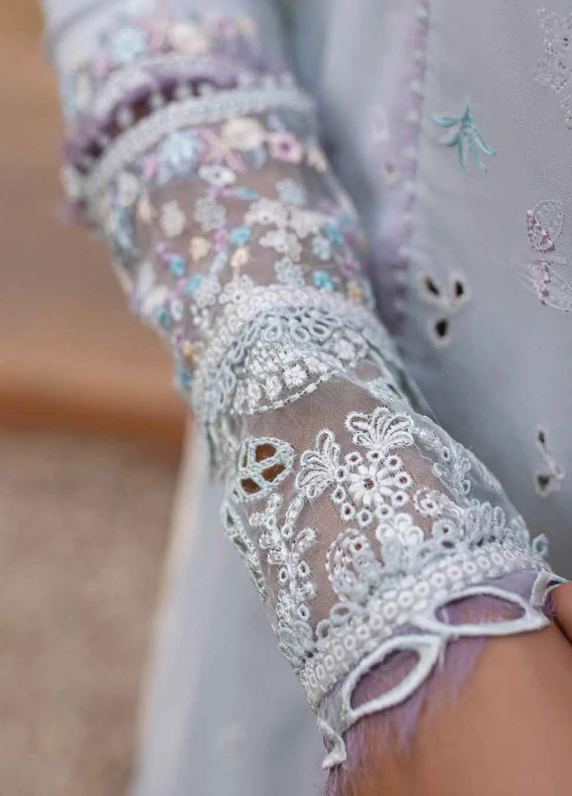 Qline By Qalamkar Embroidered Lawn 3 Piece Unstitched Suit QLM24QL D-QM-16 LUNE Qline By Qalamkar Embroidered Lawn 3 Piece Unstitched Suit QLM24QL D-QM-16 LUNE