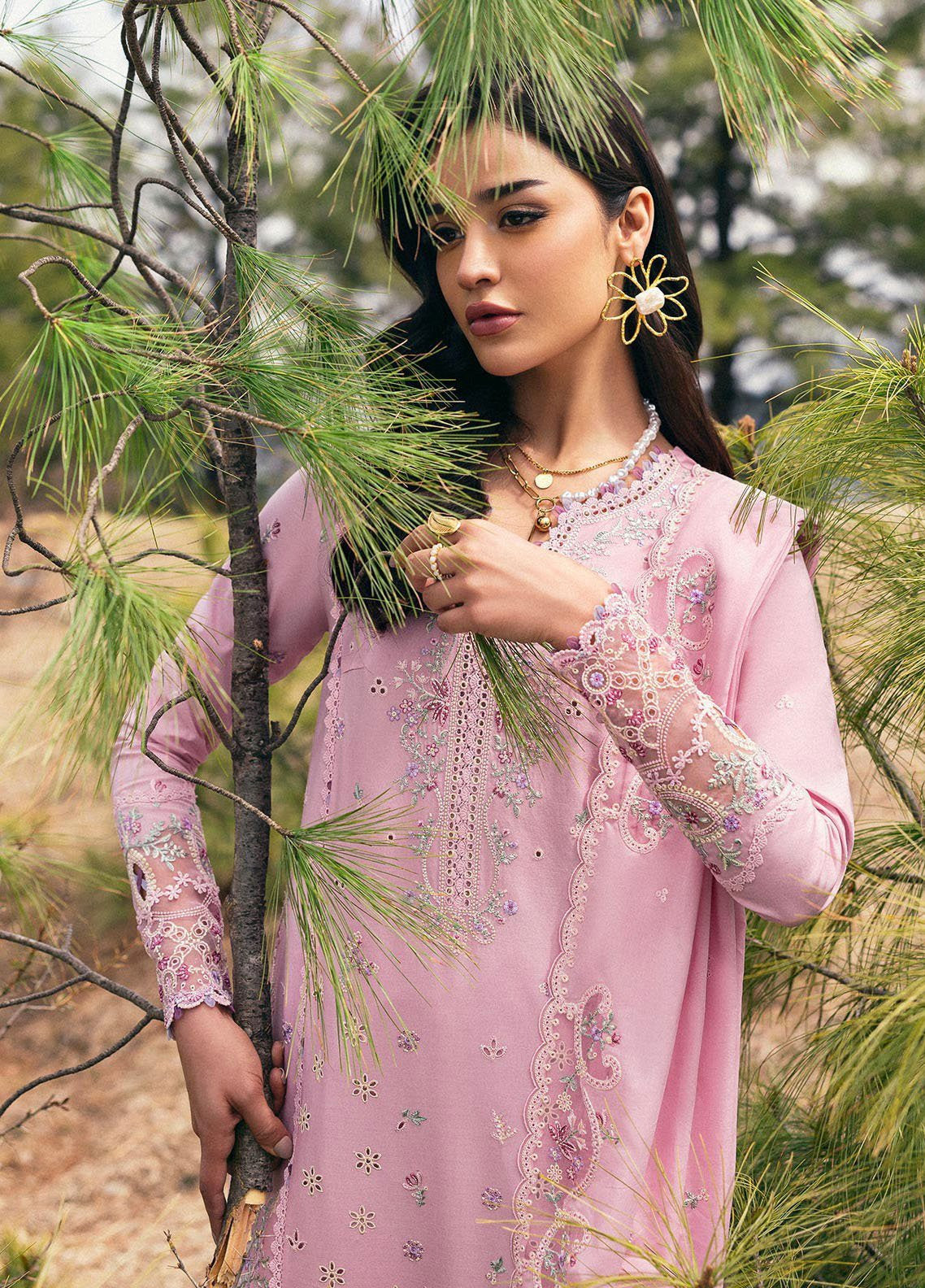 Qlinekari By Qalamkar Embroidered Lawn 3 Piece Unstitched Suit QLM25QK DC-02 FREJA Qlinekari By Qalamkar Embroidered Lawn 3 Piece Unstitched Suit QLM25QK DC-02 FREJA