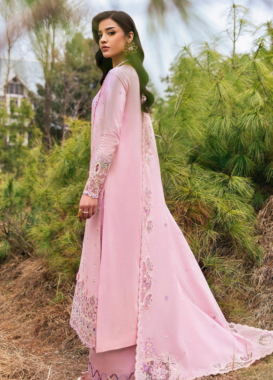 Qlinekari By Qalamkar Embroidered Lawn 3 Piece Unstitched Suit QLM25QK DC-02 FREJA Qlinekari By Qalamkar Embroidered Lawn 3 Piece Unstitched Suit QLM25QK DC-02 FREJA