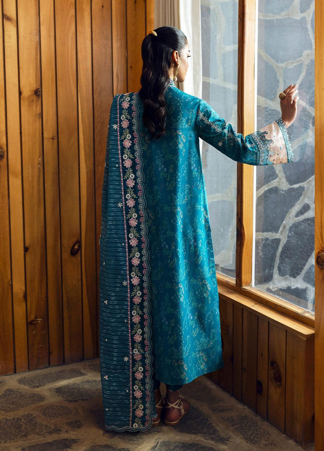 Qlinekari By Qalamkar Embroidered Lawn 3 Piece Unstitched Suit QLM25QK DC-10 FINA Qlinekari By Qalamkar Embroidered Lawn 3 Piece Unstitched Suit QLM25QK DC-10 FINA