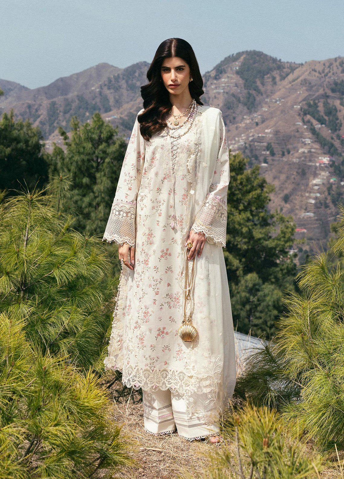 Qlinekari By Qalamkar Embroidered Lawn 3 Piece Unstitched Suit QLM25QK DC-13 MIRI Qlinekari By Qalamkar Embroidered Lawn 3 Piece Unstitched Suit QLM25QK DC-13 MIRI