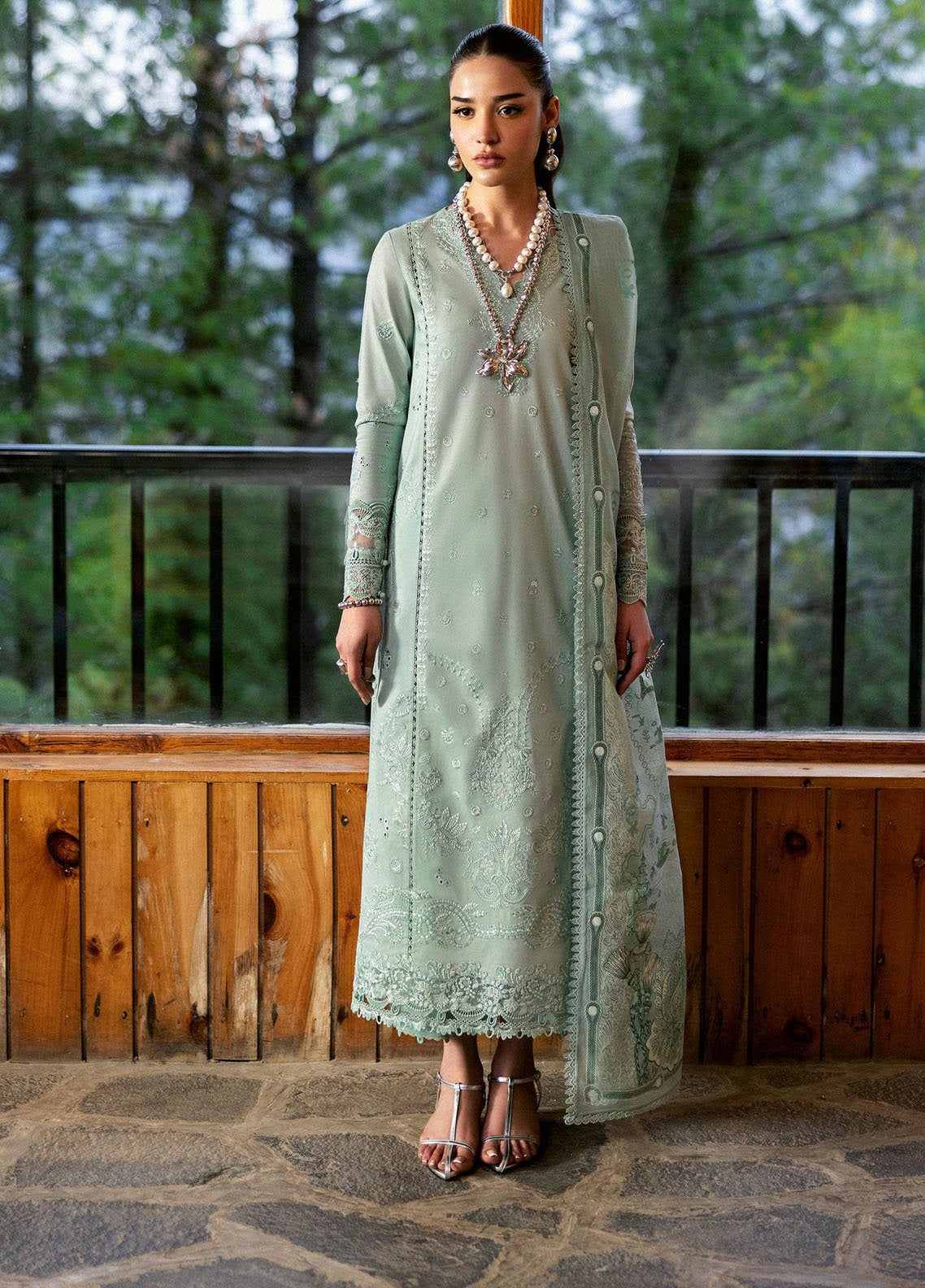 Qlinekari By Qalamkar Embroidered Lawn 3 Piece Unstitched Suit QLM25QK DC-15 ELIRA Qlinekari By Qalamkar Embroidered Lawn 3 Piece Unstitched Suit QLM25QK DC-15 ELIRA