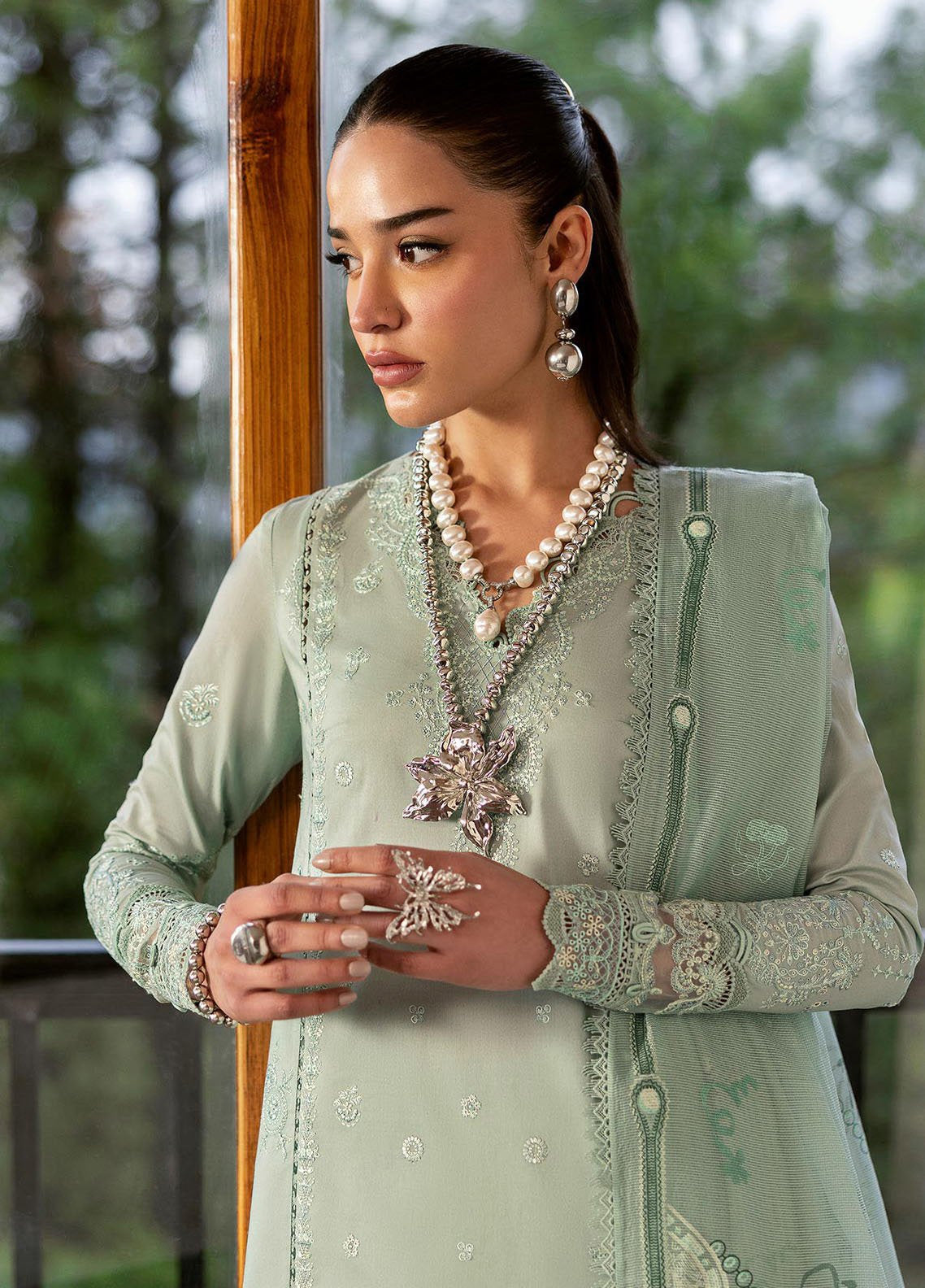 Qlinekari By Qalamkar Embroidered Lawn 3 Piece Unstitched Suit QLM25QK DC-15 ELIRA Qlinekari By Qalamkar Embroidered Lawn 3 Piece Unstitched Suit QLM25QK DC-15 ELIRA