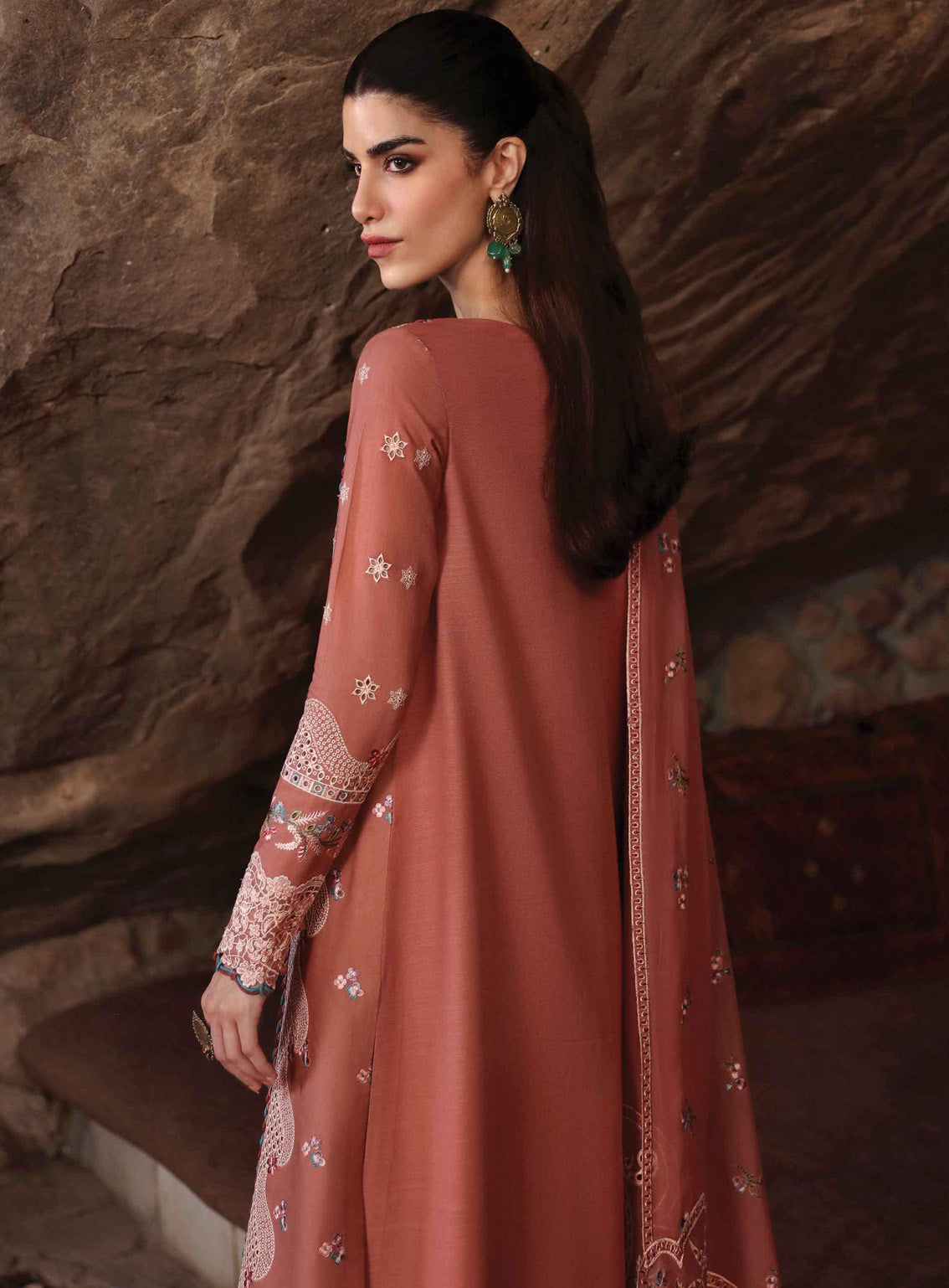 Qlinekari By Qalamkar Embroidered Linen 3 Piece Unstitched Suit QLM24QL LM-03 LUAN Qlinekari By Qalamkar Embroidered Linen 3 Piece Unstitched Suit QLM24QL LM-03 LUAN