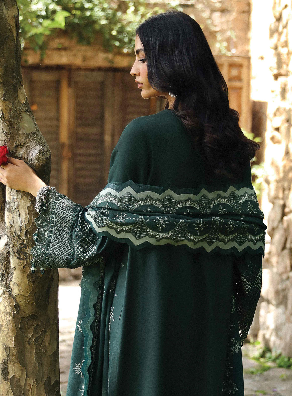 Qlinekari By Qalamkar Embroidered Linen 3 Piece Unstitched Suit QLM24QL LM-05 AILIS Qlinekari By Qalamkar Embroidered Linen 3 Piece Unstitched Suit QLM24QL LM-05 AILIS