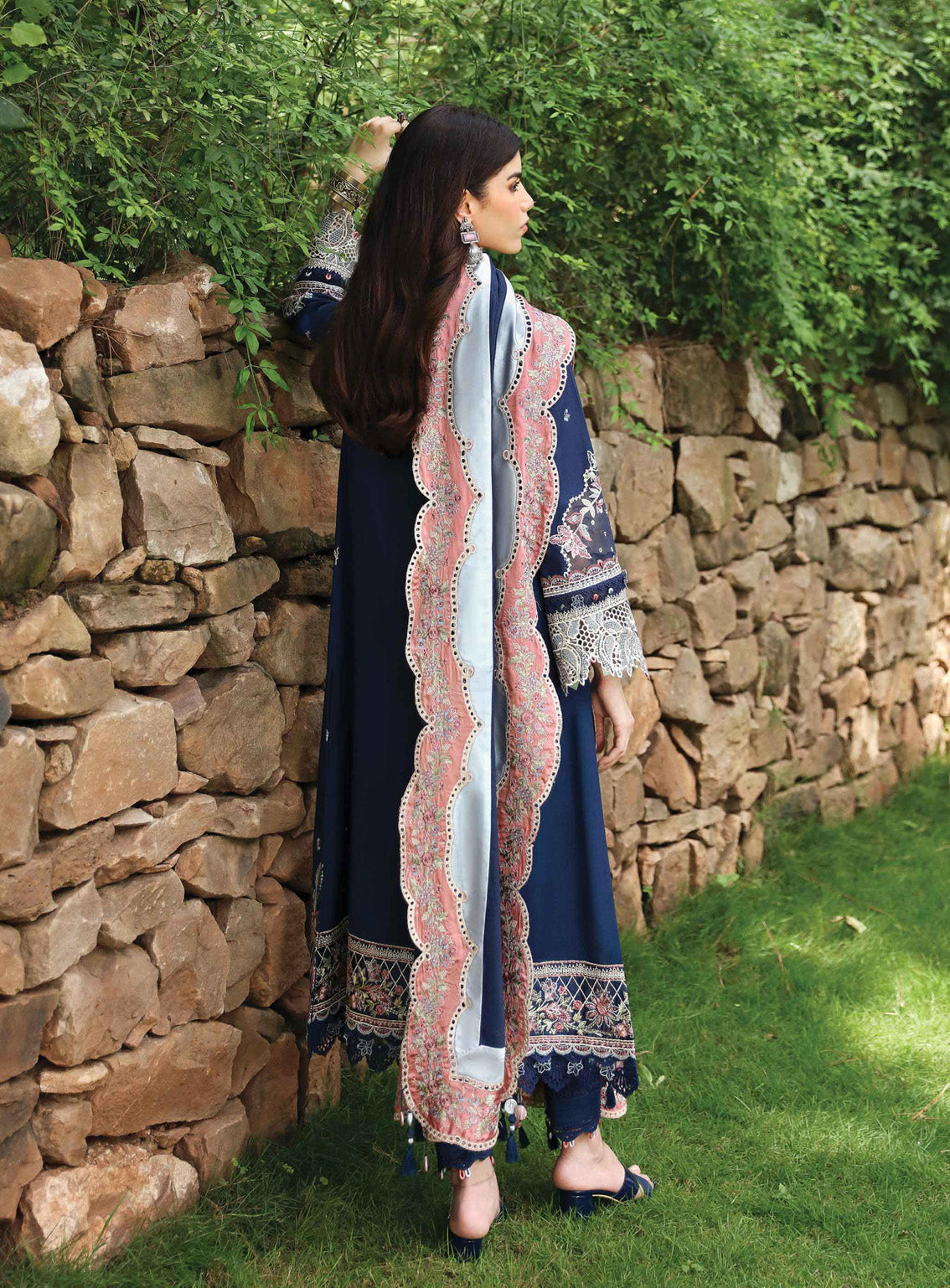 Qlinekari By Qalamkar Embroidered Linen 3 Piece Unstitched Suit QLM24QL LM-06 CADHLA Qlinekari By Qalamkar Embroidered Linen 3 Piece Unstitched Suit QLM24QL LM-06 CADHLA