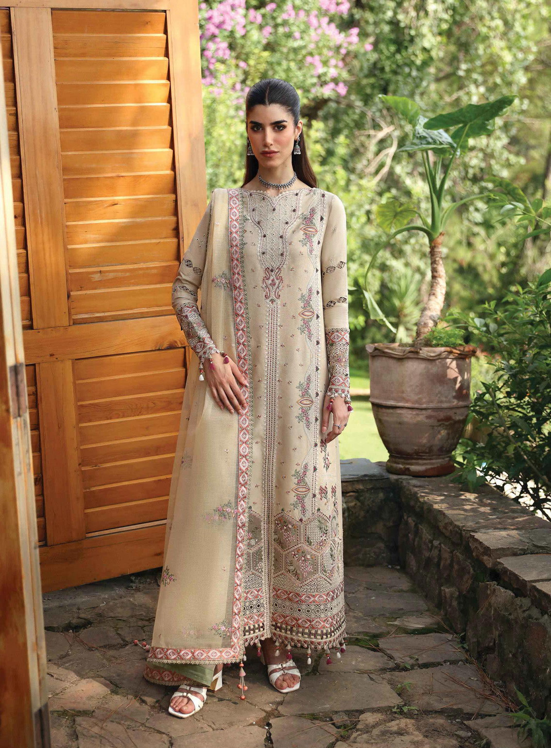 Qlinekari By Qalamkar Embroidered Linen 3 Piece Unstitched Suit QLM24QL LM-11 ZIA Qlinekari By Qalamkar Embroidered Linen 3 Piece Unstitched Suit QLM24QL LM-11 ZIA
