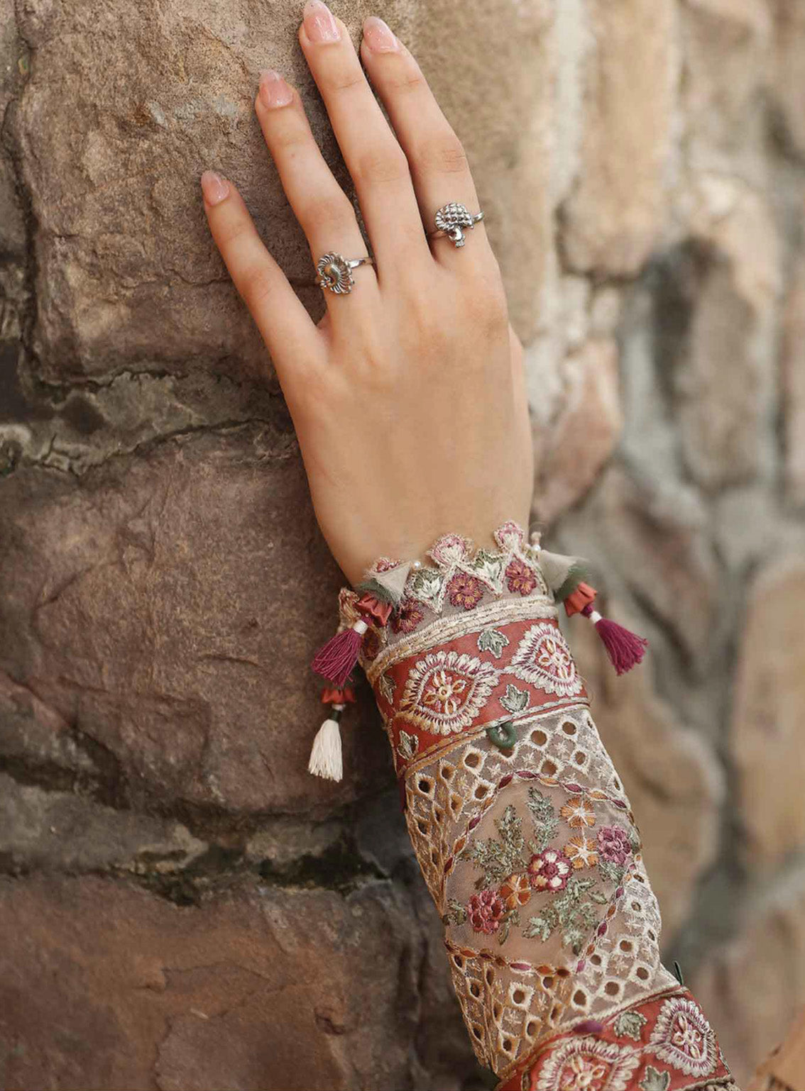 Qlinekari By Qalamkar Embroidered Linen 3 Piece Unstitched Suit QLM24QL LM-11 ZIA Qlinekari By Qalamkar Embroidered Linen 3 Piece Unstitched Suit QLM24QL LM-11 ZIA