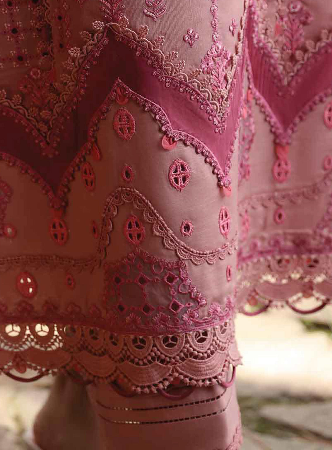 Qlinekari By Qalamkar Embroidered Linen 3 Piece Unstitched Suit QLM24QL LM-12 KEIRA Qlinekari By Qalamkar Embroidered Linen 3 Piece Unstitched Suit QLM24QL LM-12 KEIRA