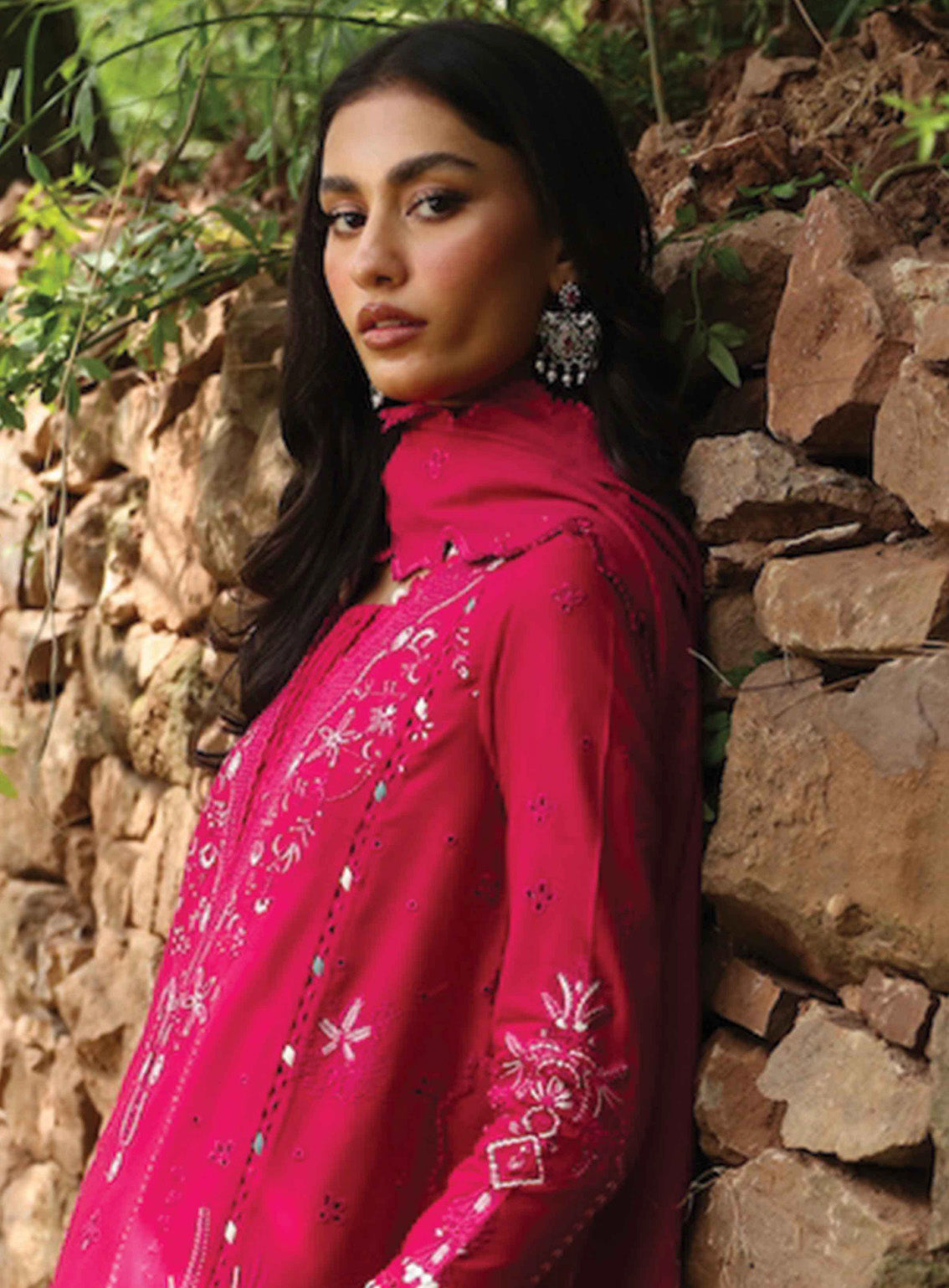 Qlinekari By Qalamkar Embroidered Linen 3 Piece Unstitched Suit QLM24QL LM-13 TARA Qlinekari By Qalamkar Embroidered Linen 3 Piece Unstitched Suit QLM24QL LM-13 TARA