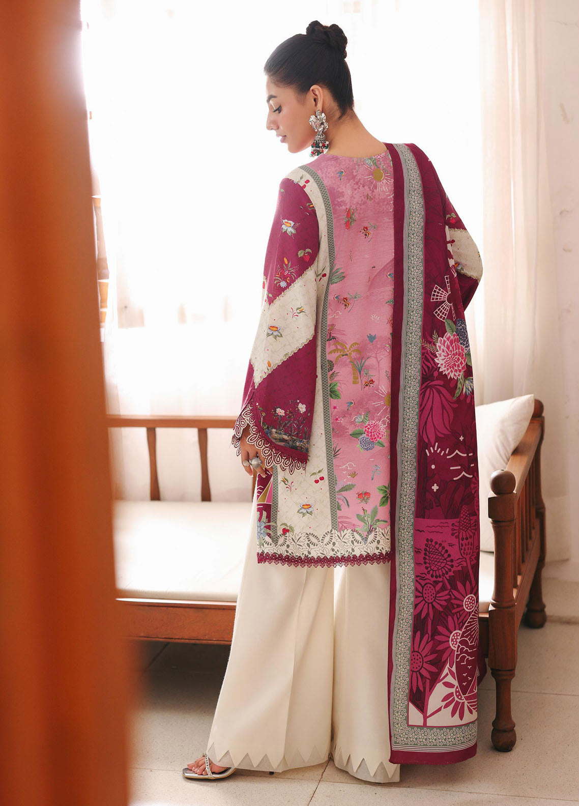 QPrints By Qalamkar Embroidered Jacquard Weaved 3 Piece Unstitched Suit QLM25QP D-QW-10B KENNA QPrints By Qalamkar Embroidered Jacquard Weaved 3 Piece Unstitched Suit QLM25QP D-QW-10B KENNA