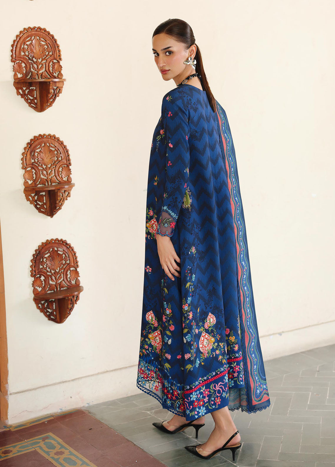 QPrints By Qalamkar Embroidered Jacquard Weaved 3 Piece Unstitched Suit QLM25QP D-QW-2B SILAS QPrints By Qalamkar Embroidered Jacquard Weaved 3 Piece Unstitched Suit QLM25QP D-QW-2B SILAS