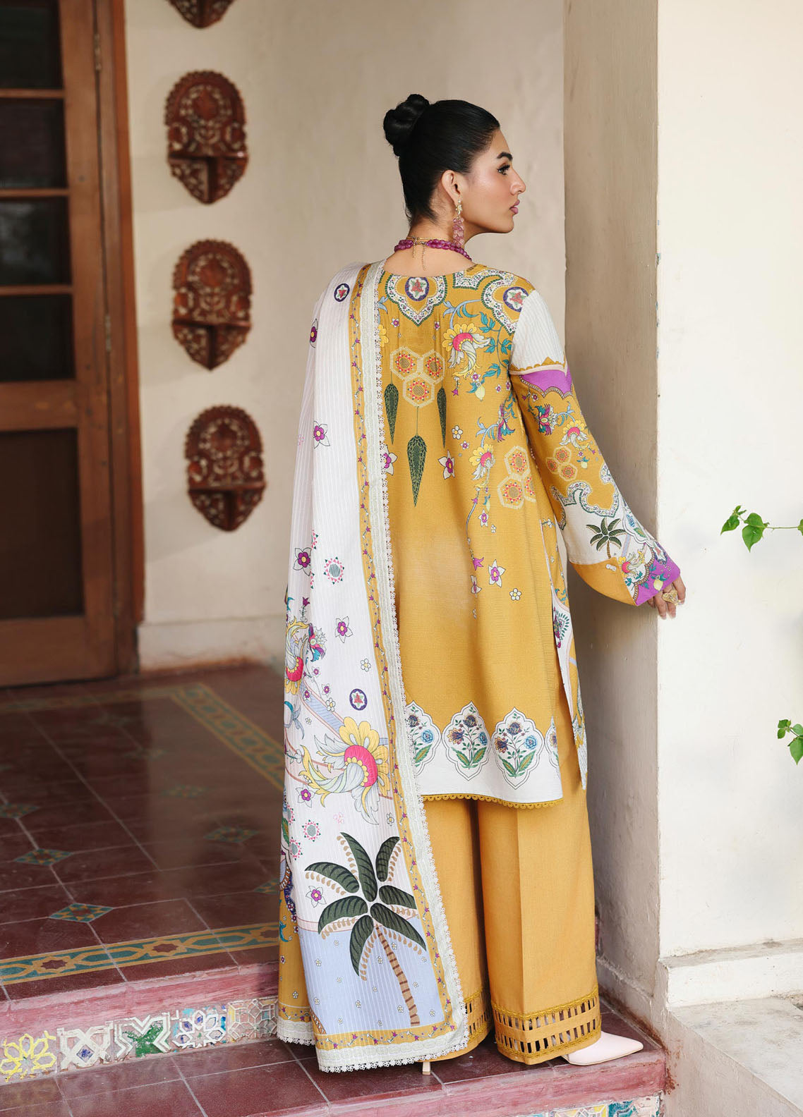QPrints By Qalamkar Embroidered Jacquard Weaved 3 Piece Unstitched Suit QLM25QP D-QW-7A CELINA QPrints By Qalamkar Embroidered Jacquard Weaved 3 Piece Unstitched Suit QLM25QP D-QW-7A CELINA