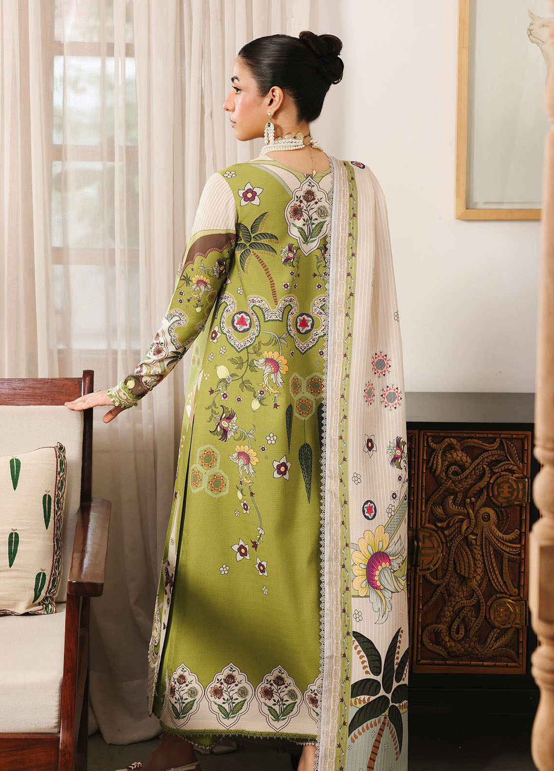 QPrints By Qalamkar Embroidered Jacquard Weaved 3 Piece Unstitched Suit QLM25QP D-QW-7B TAHLIA QPrints By Qalamkar Embroidered Jacquard Weaved 3 Piece Unstitched Suit QLM25QP D-QW-7B TAHLIA