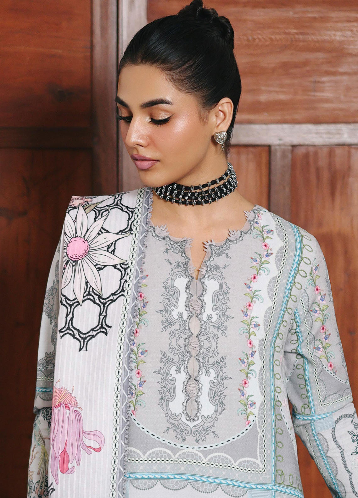 QPrints By Qalamkar Embroidered Jacquard Weaved 3 Piece Unstitched Suit QLM25QP D-QW-8A MARLA QPrints By Qalamkar Embroidered Jacquard Weaved 3 Piece Unstitched Suit QLM25QP D-QW-8A MARLA