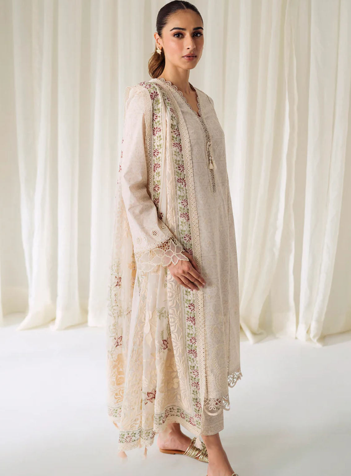 Qprints By Qalamkar Embroidered Lawn 3 Piece Unstitched Suit QLM24QP AR-02 ELEA Qprints By Qalamkar Embroidered Lawn 3 Piece Unstitched Suit QLM24QP AR-02 ELEA