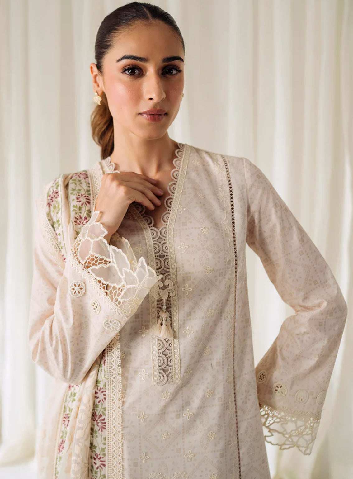 Qprints By Qalamkar Embroidered Lawn 3 Piece Unstitched Suit QLM24QP AR-02 ELEA Qprints By Qalamkar Embroidered Lawn 3 Piece Unstitched Suit QLM24QP AR-02 ELEA