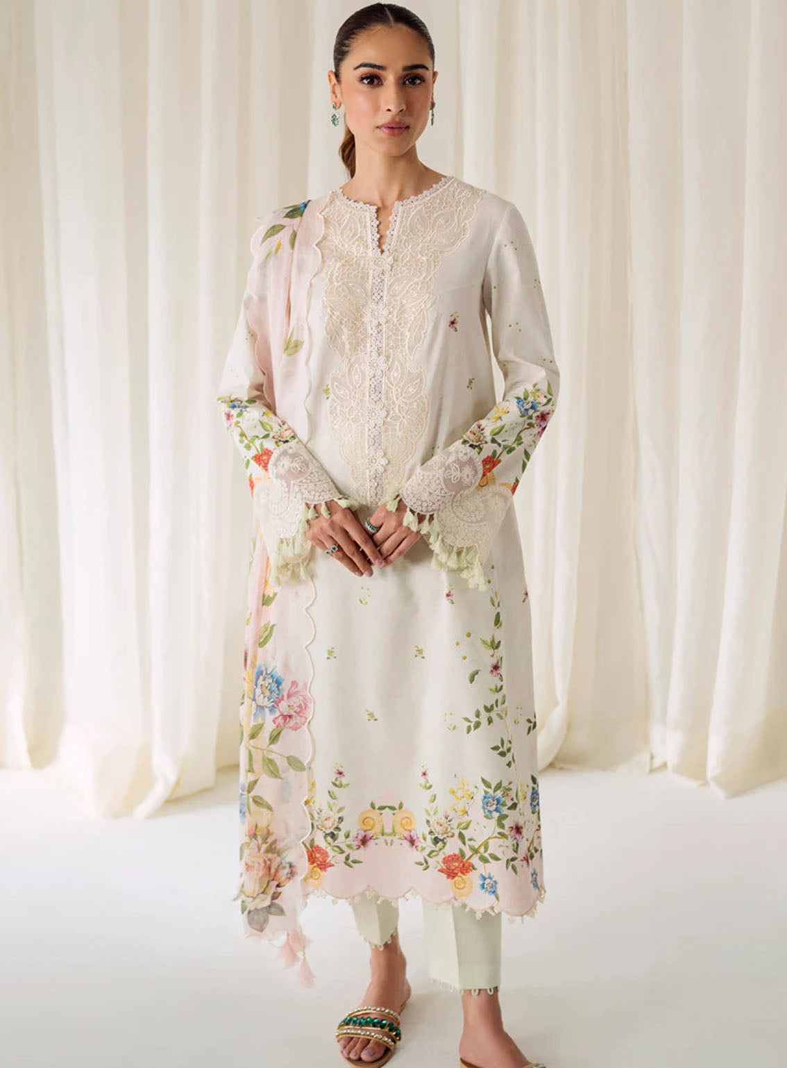 Qprints By Qalamkar Embroidered Lawn 3 Piece Unstitched Suit QLM24QP AR-03 JOSE Qprints By Qalamkar Embroidered Lawn 3 Piece Unstitched Suit QLM24QP AR-03 JOSE