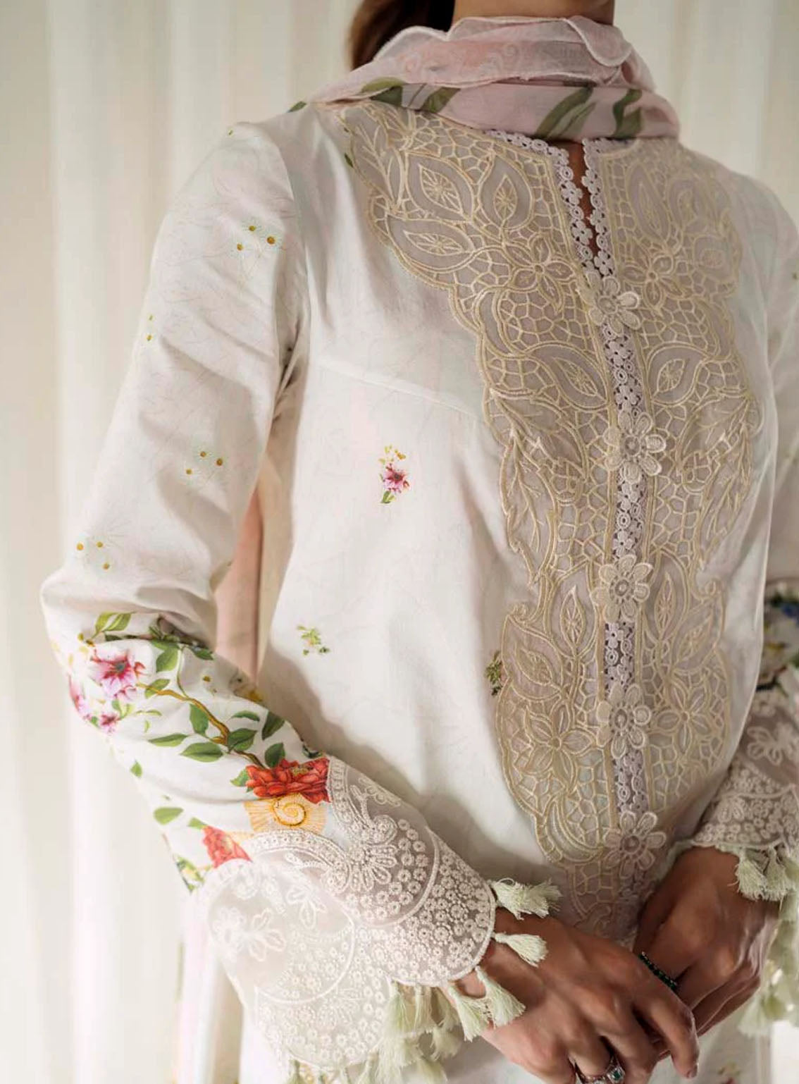 Qprints By Qalamkar Embroidered Lawn 3 Piece Unstitched Suit QLM24QP AR-03 JOSE Qprints By Qalamkar Embroidered Lawn 3 Piece Unstitched Suit QLM24QP AR-03 JOSE