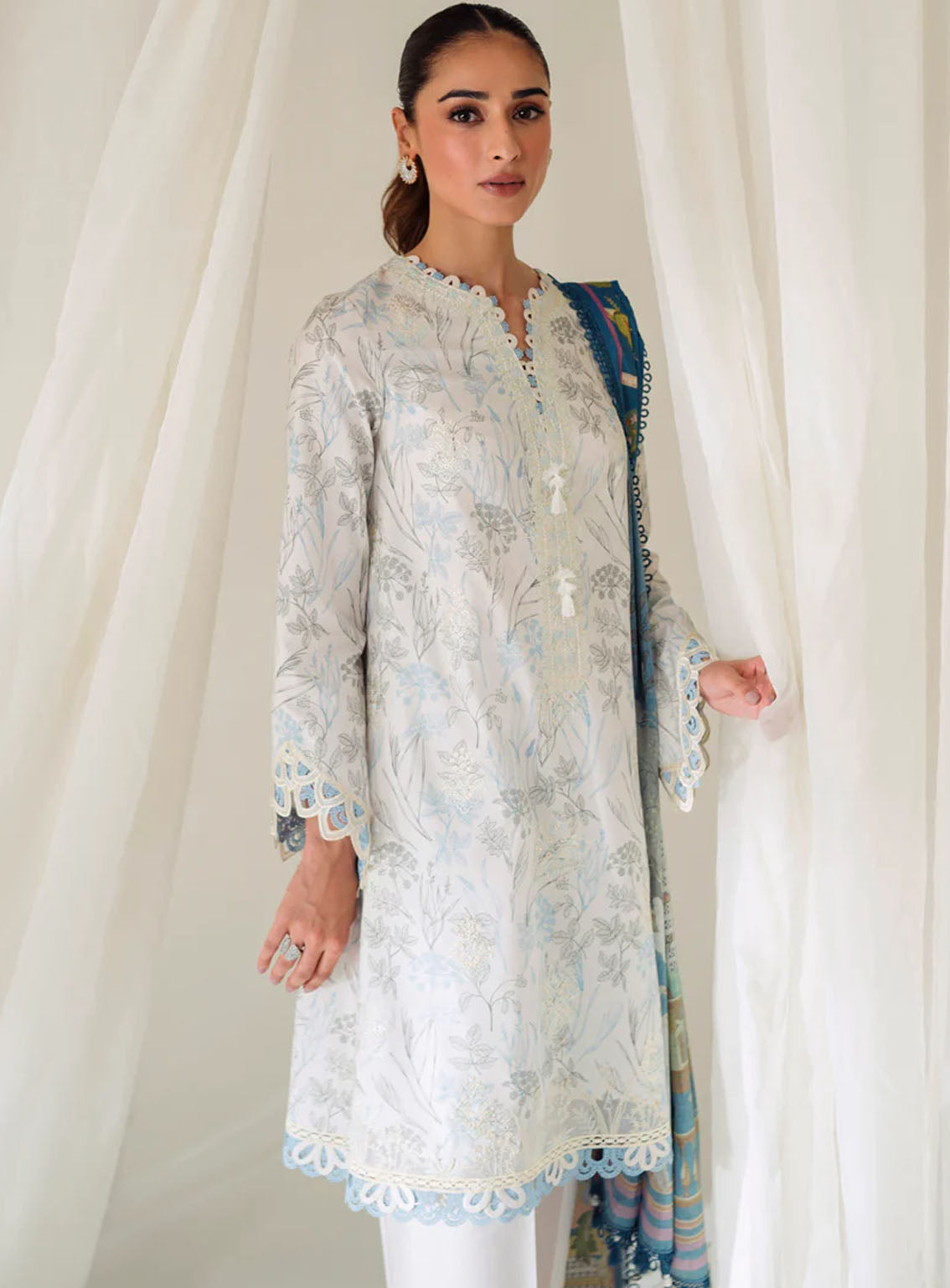 Qprints By Qalamkar Embroidered Lawn 3 Piece Unstitched Suit QLM24QP AR-05 FLORINE Qprints By Qalamkar Embroidered Lawn 3 Piece Unstitched Suit QLM24QP AR-05 FLORINE