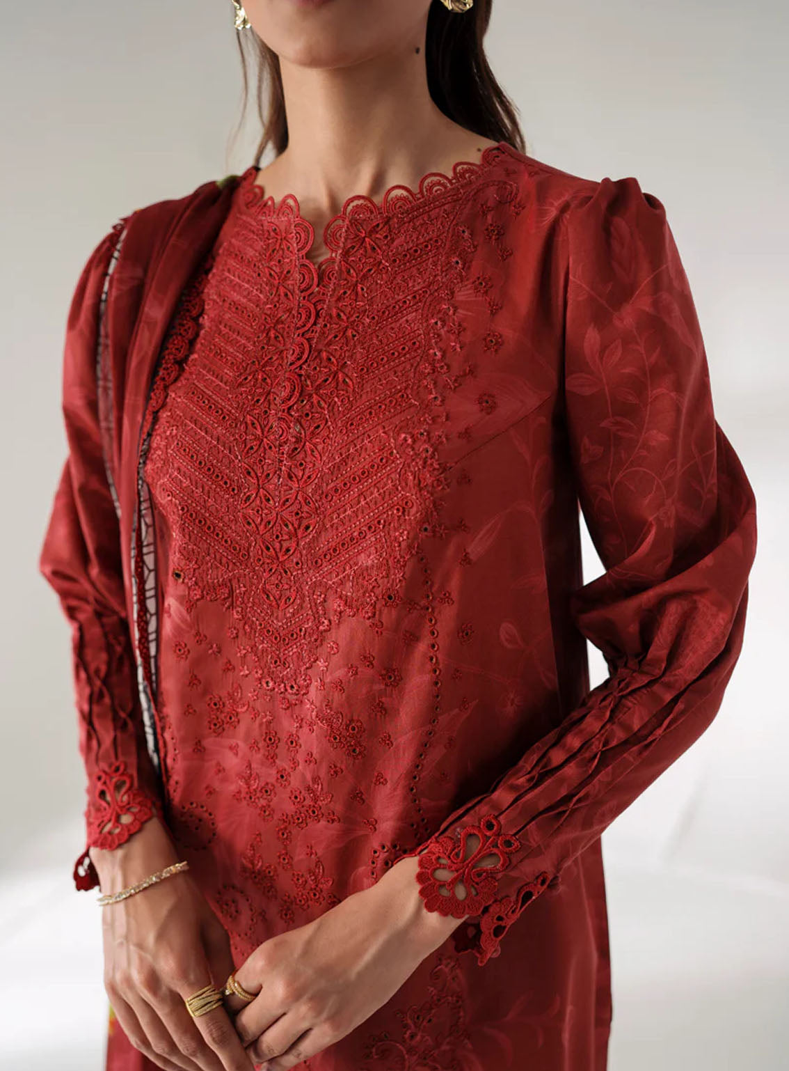 Qprints By Qalamkar Embroidered Lawn 3 Piece Unstitched Suit QLM24QP AR-09 RENEE Qprints By Qalamkar Embroidered Lawn 3 Piece Unstitched Suit QLM24QP AR-09 RENEE