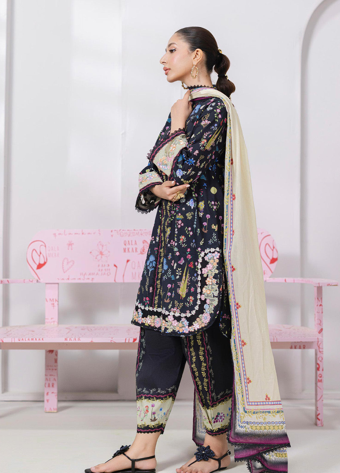 QPrints By Qalamkar Embroidered Lawn 3 Piece Unstitched Suit QLM25QP D-EM-09B PAIGE QPrints By Qalamkar Embroidered Lawn 3 Piece Unstitched Suit QLM25QP D-EM-09B PAIGE