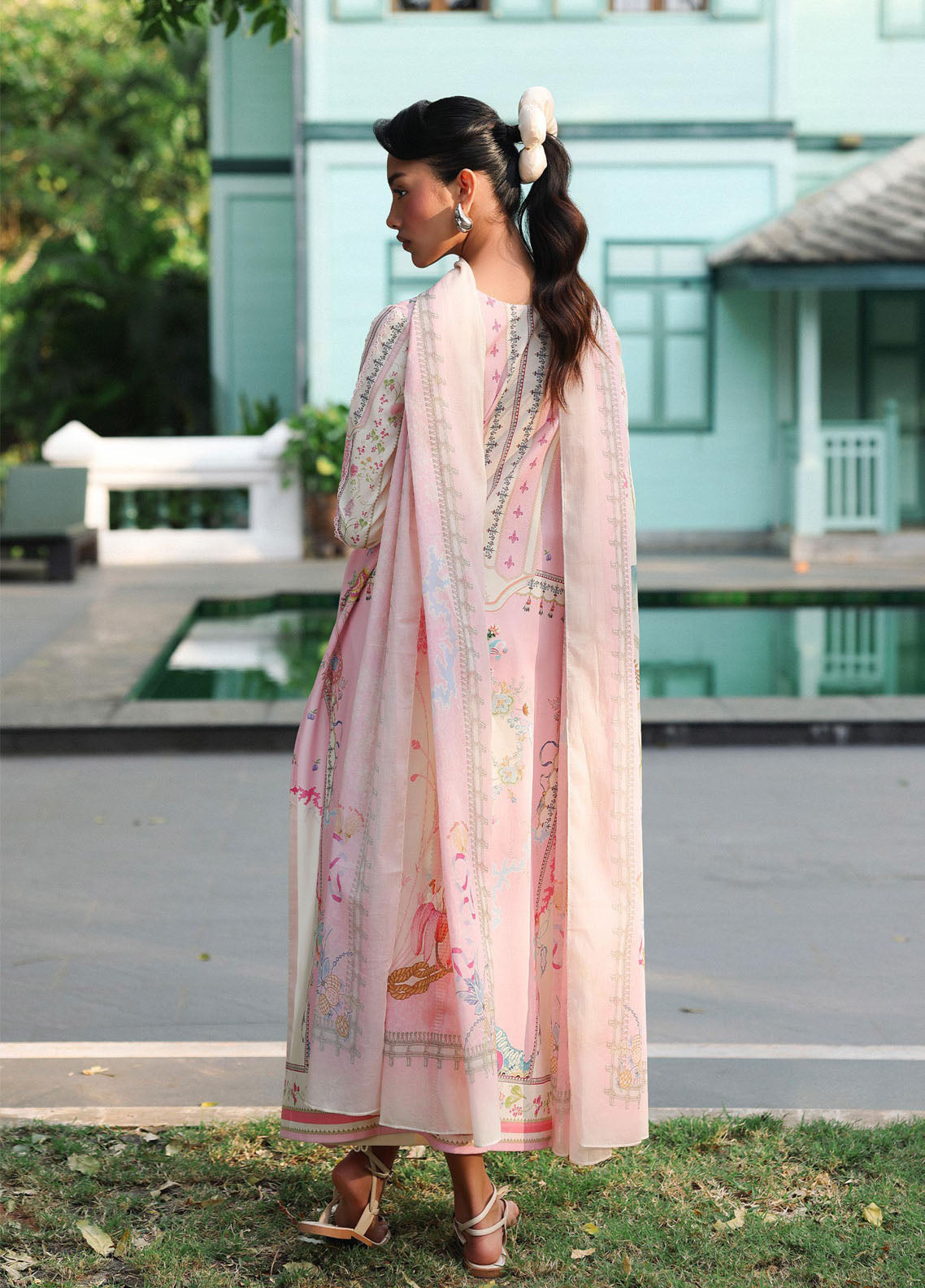 QPrints By Qalamkar Embroidered Lawn 3 Piece Unstitched Suit QLM26QP D-AX-06-A ELARA QPrints By Qalamkar Embroidered Lawn 3 Piece Unstitched Suit QLM26QP D-AX-06-A ELARA