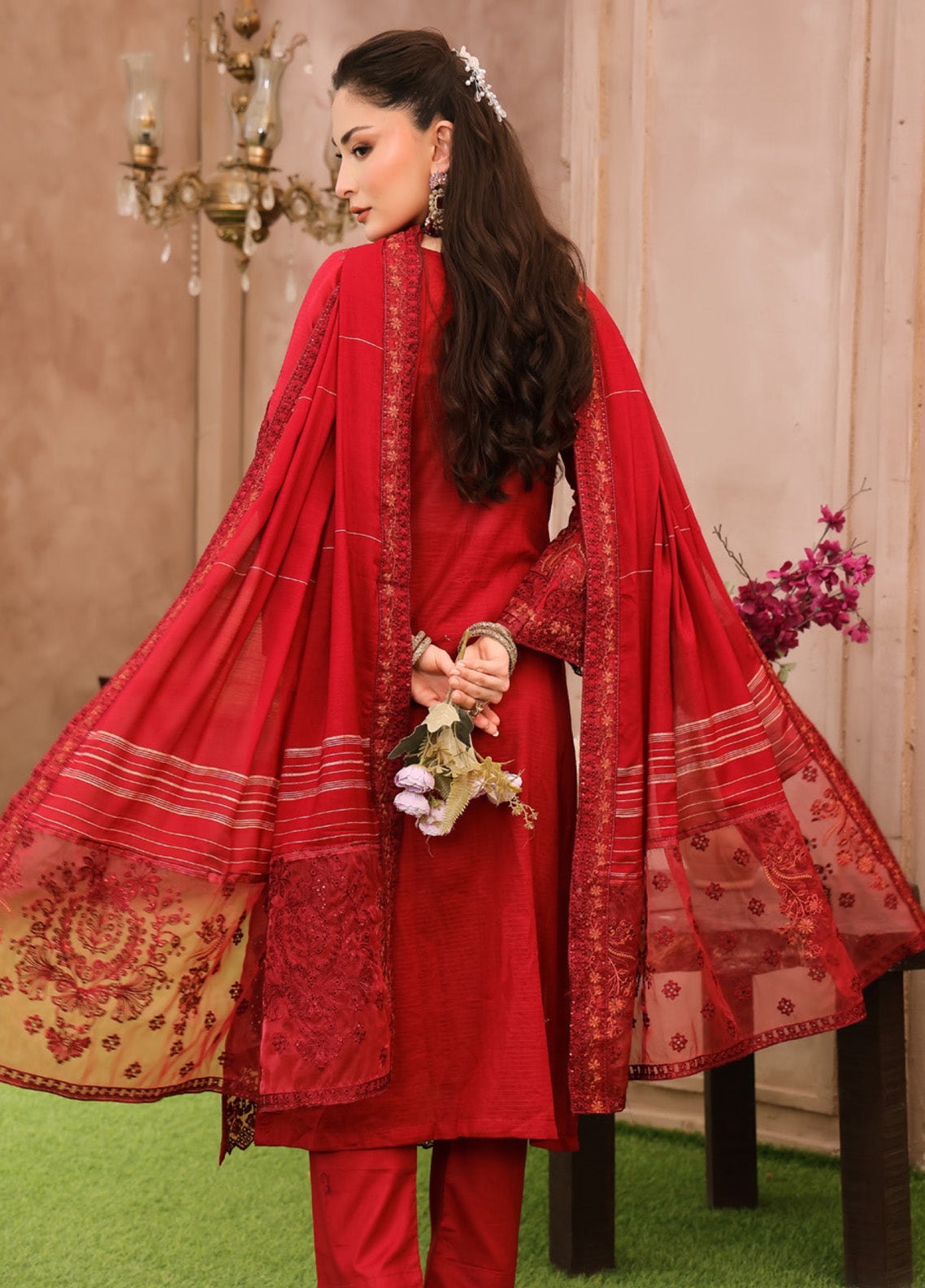 Queen By Schick Embroidered Lawn 3 Piece Unstitched Suit SDH25QEFL EC-01 Queen By Schick Embroidered Lawn 3 Piece Unstitched Suit SDH25QEFL EC-01