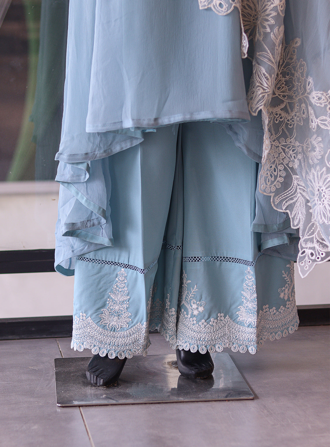 Raad Luxury Embroidered Chiffon 3 Piece Stitched Suit RD24A RA05 FZ13 Raad Luxury Embroidered Chiffon 3 Piece Stitched Suit RD24A RA05 FZ13