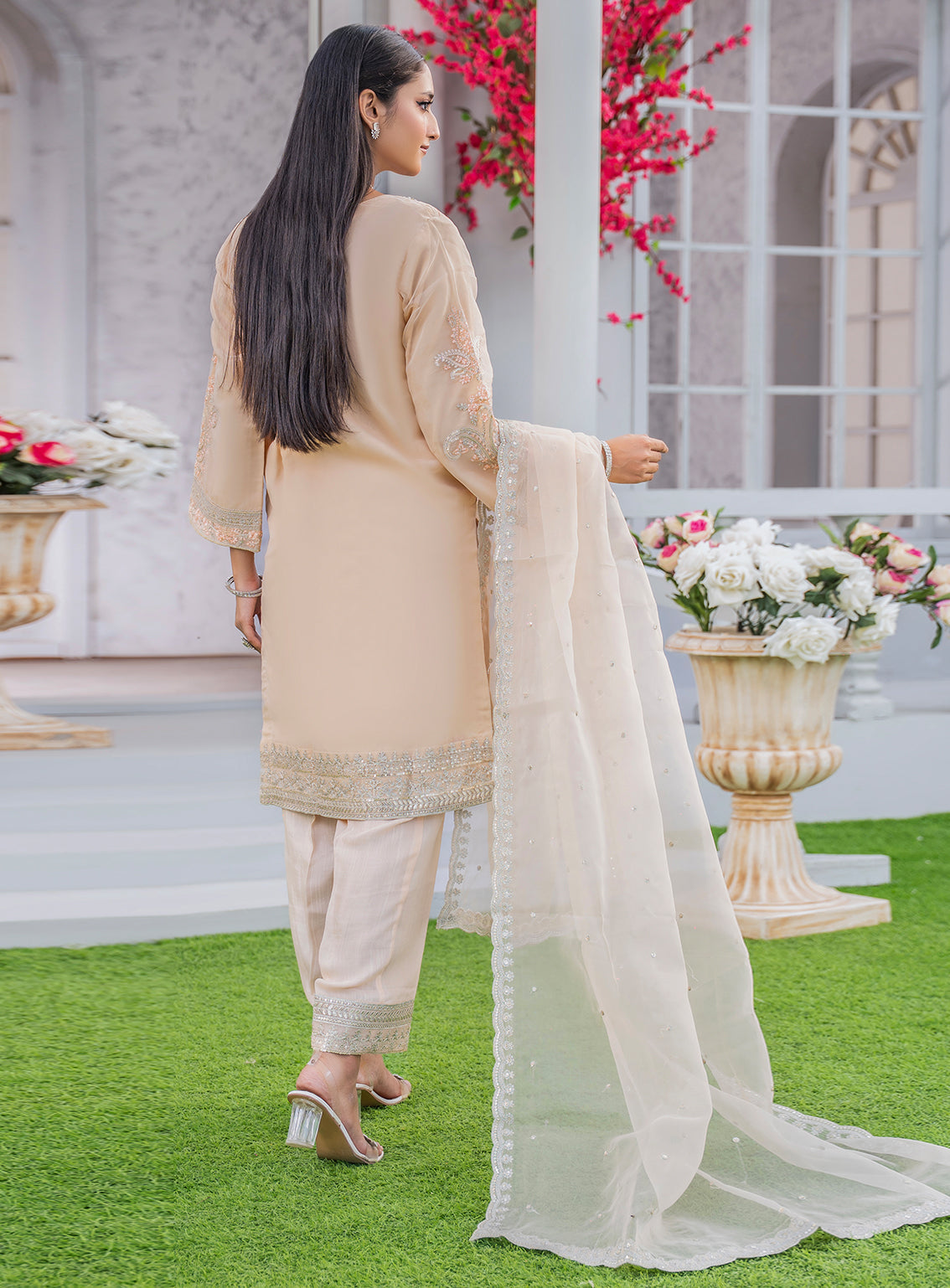 Raad Luxury Formal Embroidered Organza 3 Piece Stitched Suit RD26LF RA-33 TPK MEHKA SITARAH Raad Luxury Formal Embroidered Organza 3 Piece Stitched Suit RD26LF RA-33 TPK MEHKA SITARAH