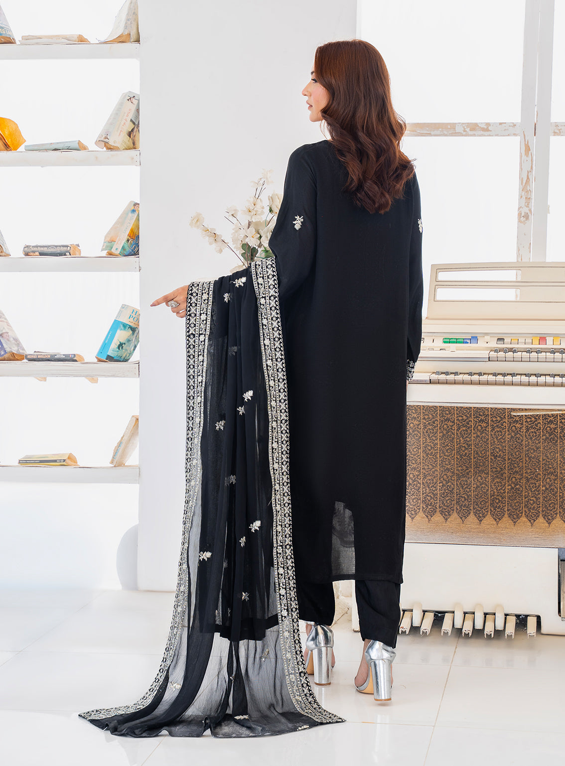 Raad Luxury Formal Embroidered Raw Silk 3 Piece Stitched Suit RD26LF RA-26 BK SIYAHE Raad Luxury Formal Embroidered Raw Silk 3 Piece Stitched Suit RD26LF RA-26 BK SIYAHE