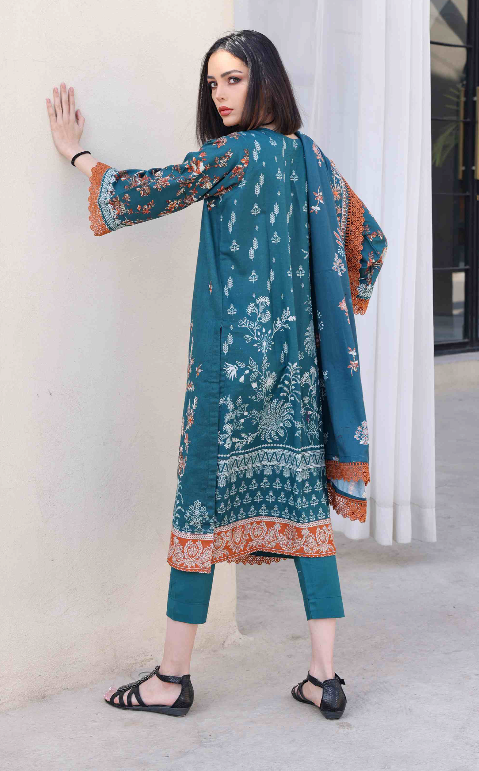 Radisson By Rashid Textile Embroidered Khaddar 3 Piece Unstitched Suit RT24R D-8356 Radisson By Rashid Textile Embroidered Khaddar 3 Piece Unstitched Suit RT24R D-8356