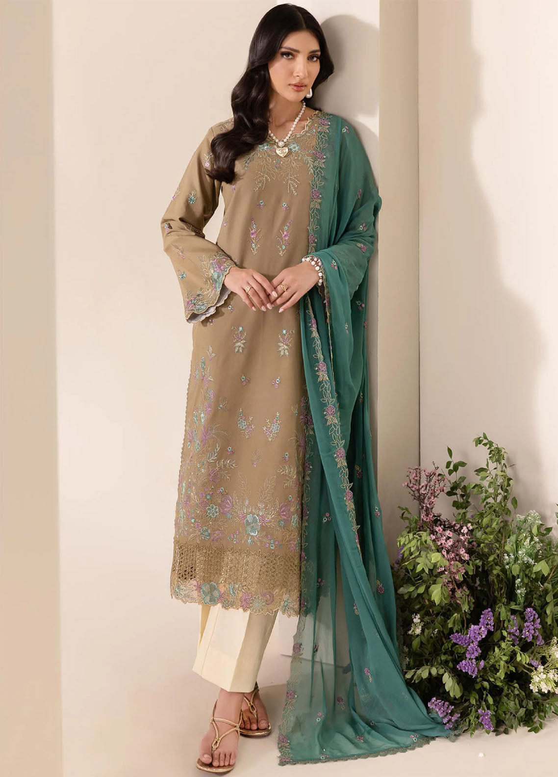 Rajbari Exclusive Embroidered Lawn 3 Piece Unstitched Suit RB26EE D-03 Rajbari Exclusive Embroidered Lawn 3 Piece Unstitched Suit RB26EE D-03