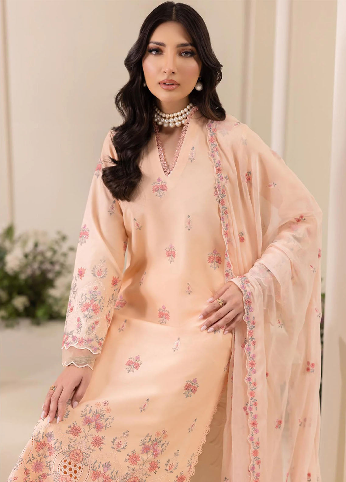 Rajbari Exclusive Embroidered Lawn 3 Piece Unstitched Suit RB26EE D-04 Rajbari Exclusive Embroidered Lawn 3 Piece Unstitched Suit RB26EE D-04