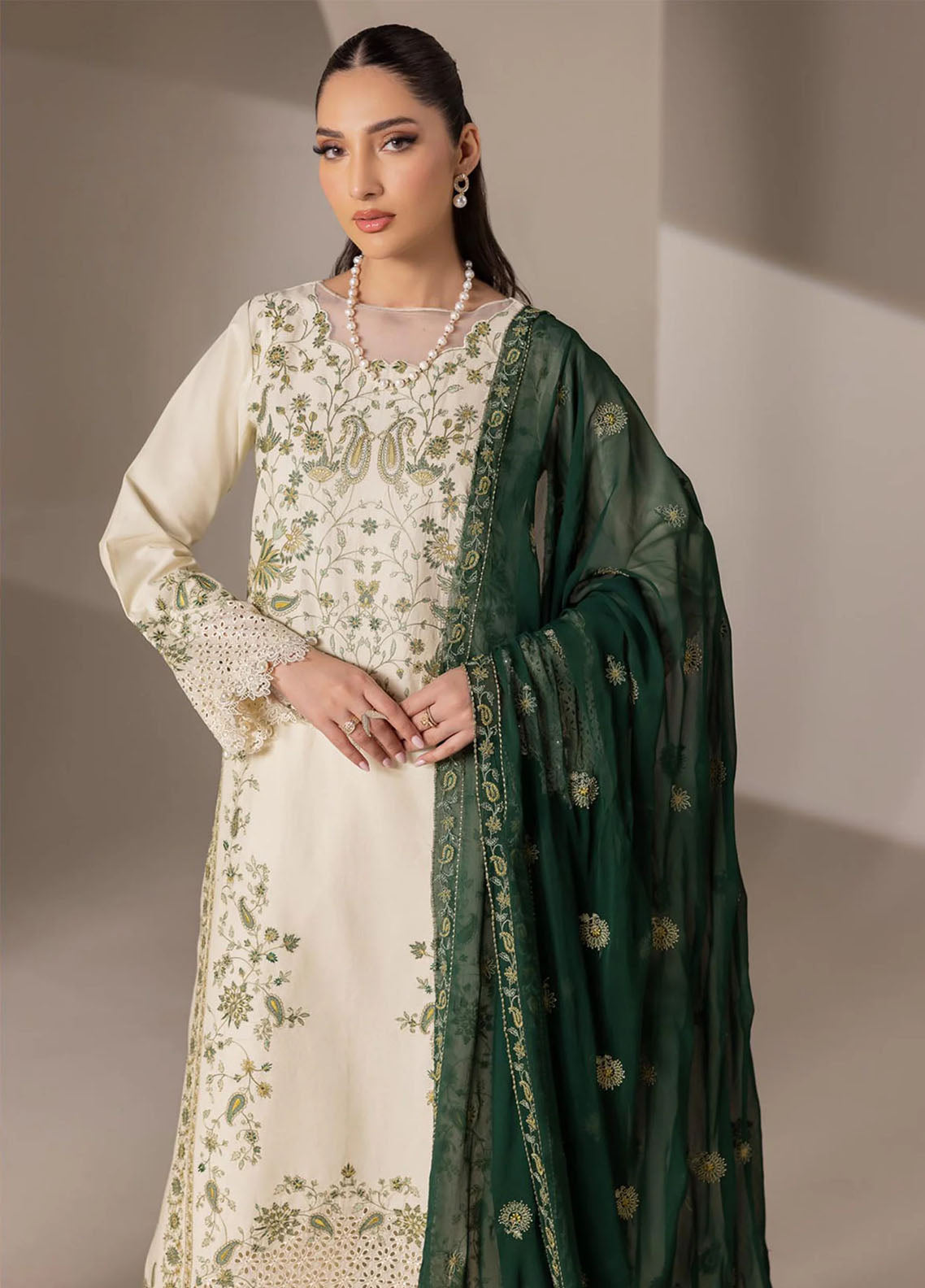 Rajbari Exclusive Embroidered Lawn 3 Piece Unstitched Suit RB26EE D-05 Rajbari Exclusive Embroidered Lawn 3 Piece Unstitched Suit RB26EE D-05