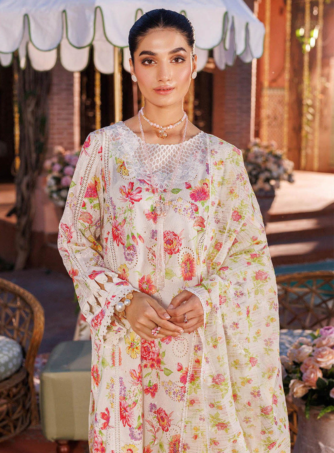 RajBari Printkari Exclusive Embroidered Lawn 3 Piece Unstitched Suit RBU24P EEL-6B RajBari Printkari Exclusive Embroidered Lawn 3 Piece Unstitched Suit RBU24P EEL-6B