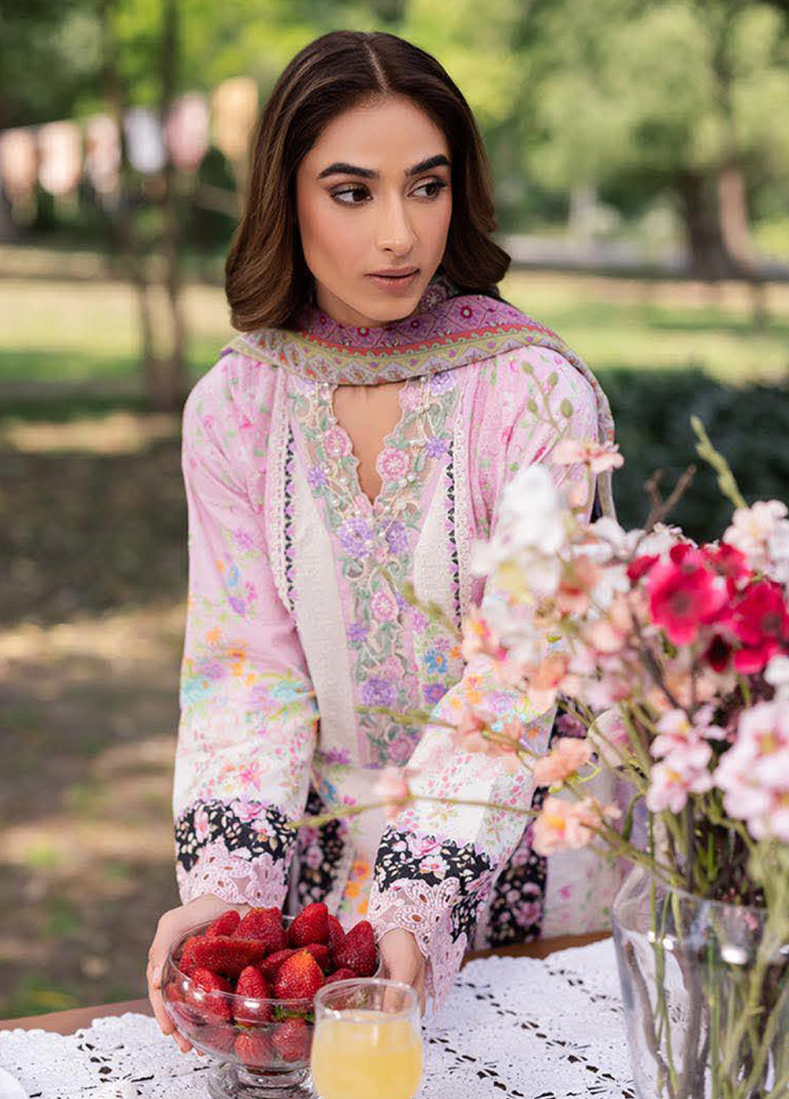 RajBari Schiffli Printkari Embroidered Lawn 3 Piece Unstitched Suit RB25S SPE-01 RajBari Schiffli Printkari Embroidered Lawn 3 Piece Unstitched Suit RB25S SPE-01