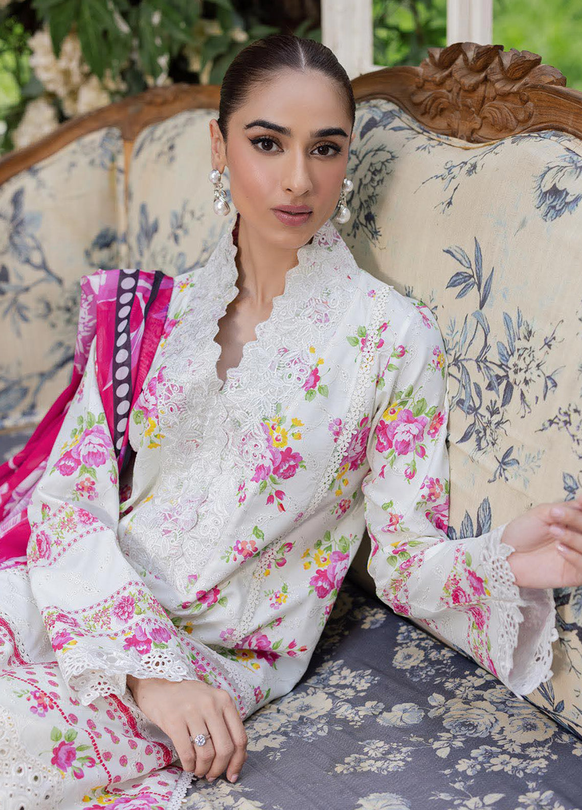 RajBari Schiffli Printkari Embroidered Lawn 3 Piece Unstitched Suit RB25S SPE-02 RajBari Schiffli Printkari Embroidered Lawn 3 Piece Unstitched Suit RB25S SPE-02