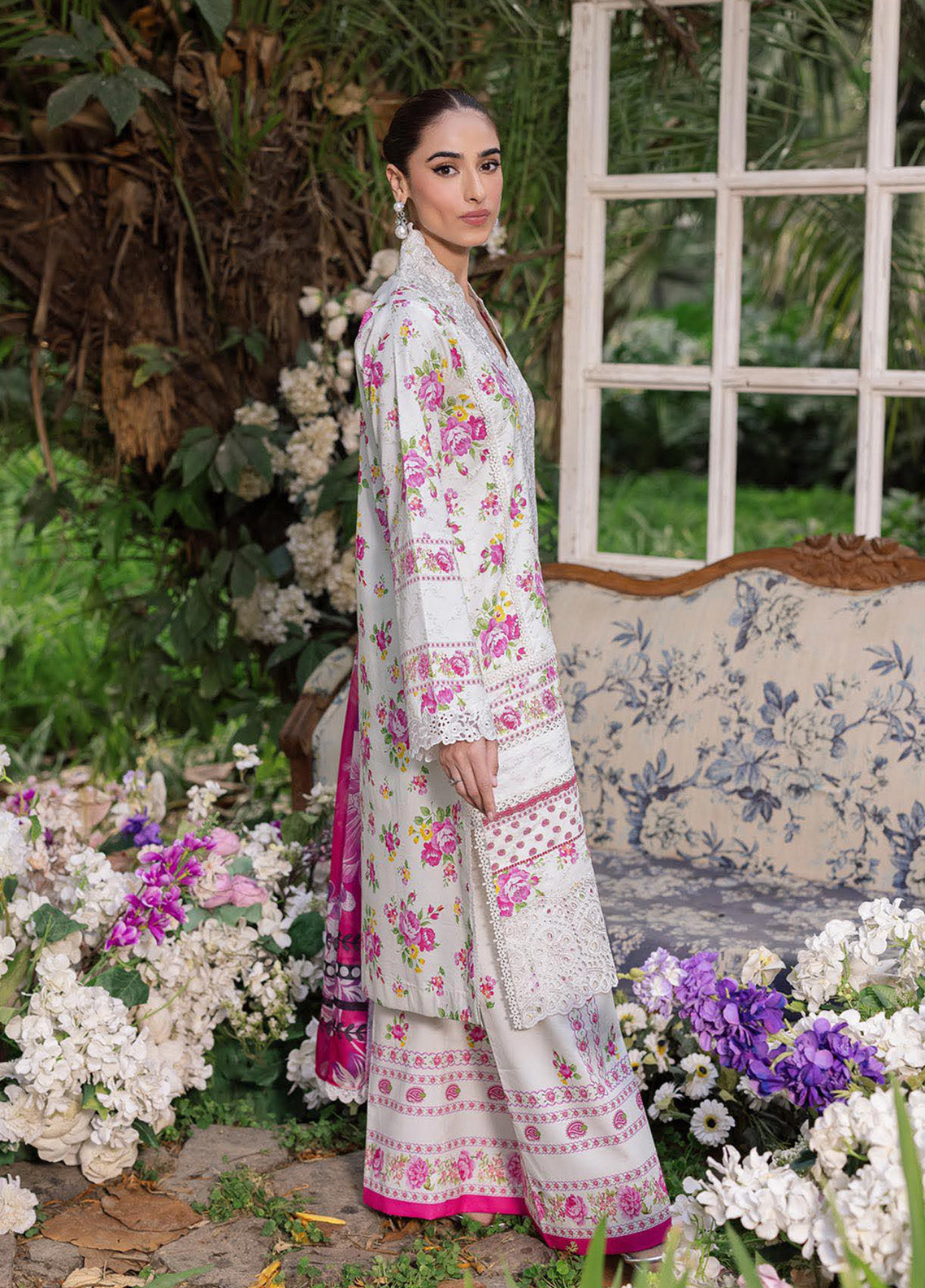 RajBari Schiffli Printkari Embroidered Lawn 3 Piece Unstitched Suit RB25S SPE-02 RajBari Schiffli Printkari Embroidered Lawn 3 Piece Unstitched Suit RB25S SPE-02