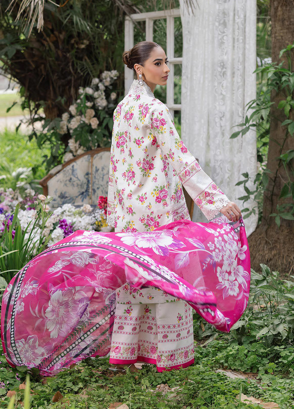 RajBari Schiffli Printkari Embroidered Lawn 3 Piece Unstitched Suit RB25S SPE-02 RajBari Schiffli Printkari Embroidered Lawn 3 Piece Unstitched Suit RB25S SPE-02