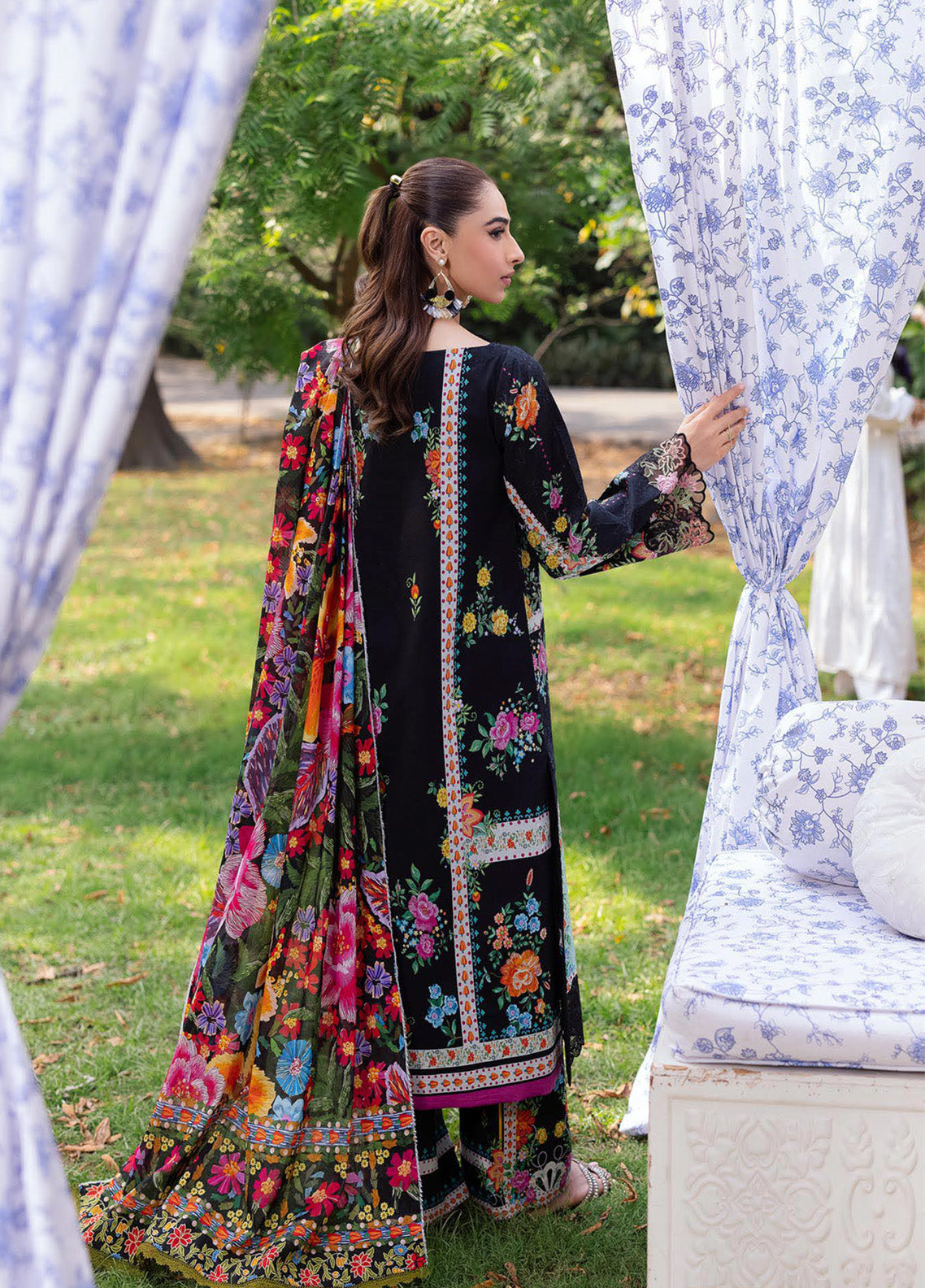 RajBari Schiffli Printkari Embroidered Lawn 3 Piece Unstitched Suit RB25S SPE-03 RajBari Schiffli Printkari Embroidered Lawn 3 Piece Unstitched Suit RB25S SPE-03