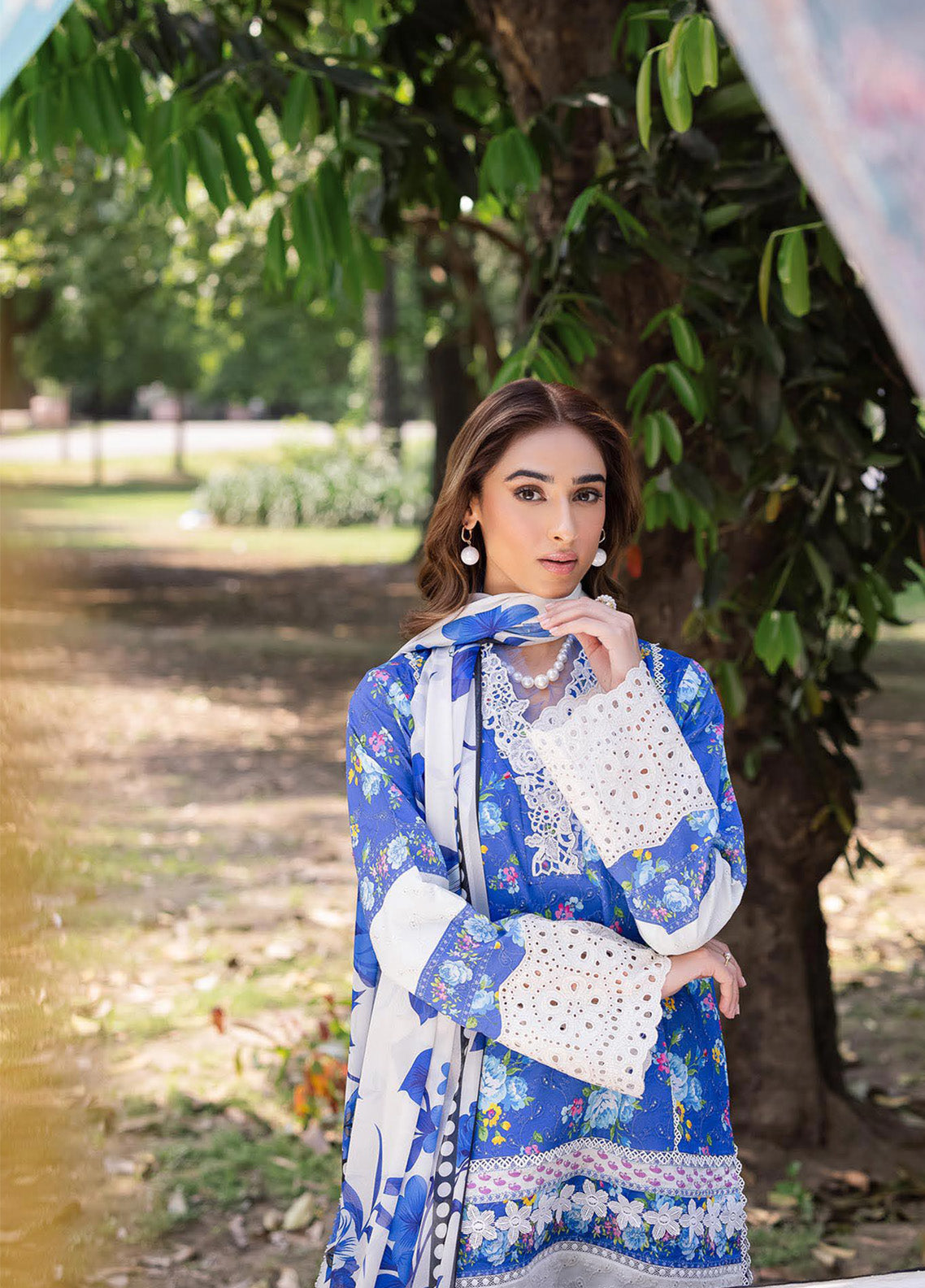 RajBari Schiffli Printkari Embroidered Lawn 3 Piece Unstitched Suit RB25S SPE-06 RajBari Schiffli Printkari Embroidered Lawn 3 Piece Unstitched Suit RB25S SPE-06